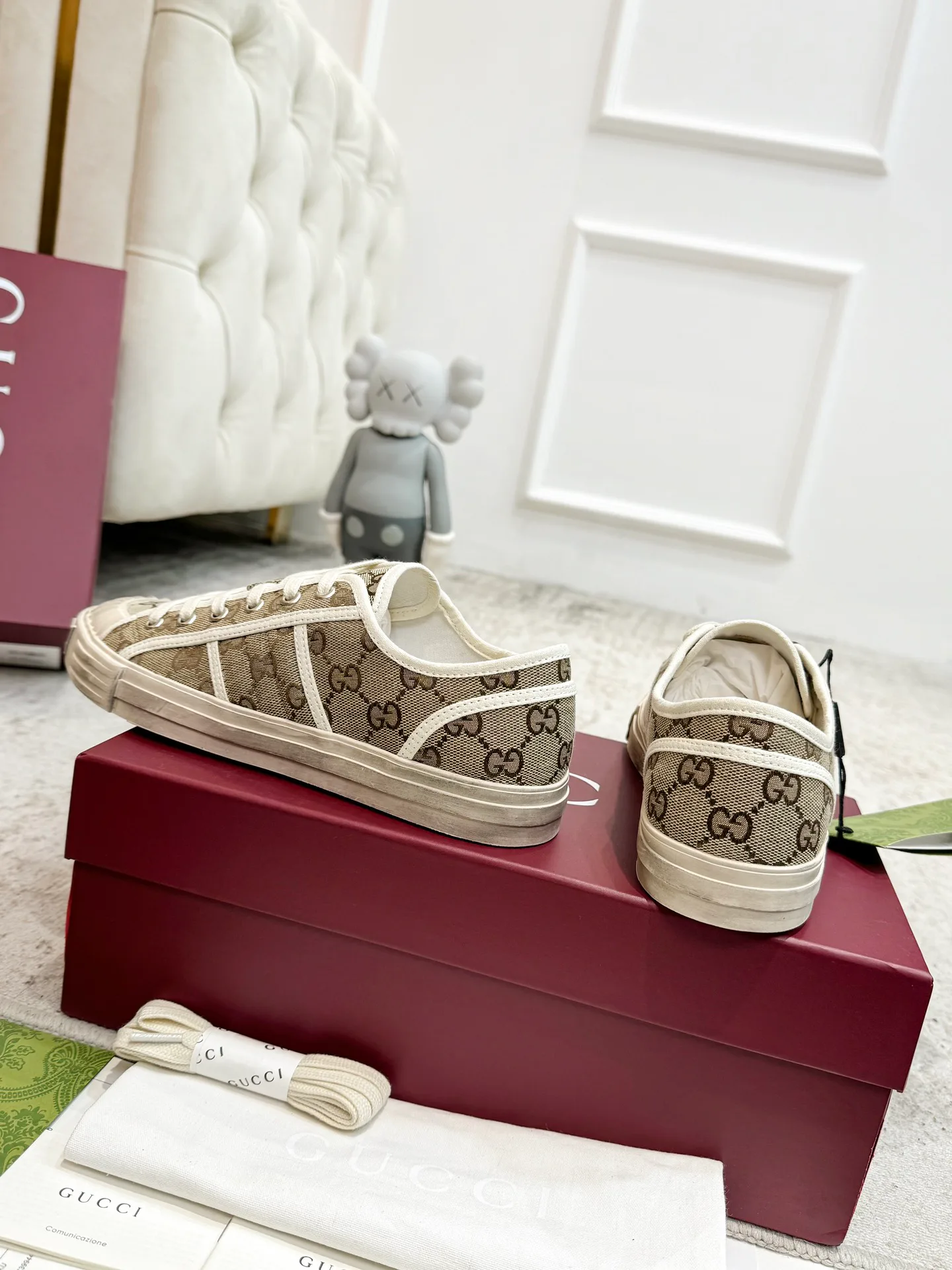 Кроссовки Женские Gucci 18139046