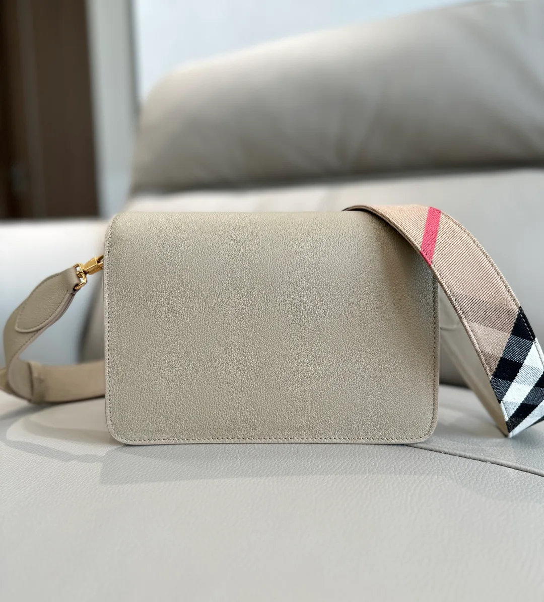 Сумки На Ремне Женские Burberry 5063056