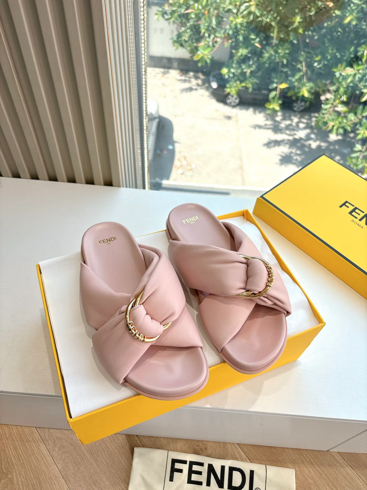 Шлепанцы Женские Fendi 26009