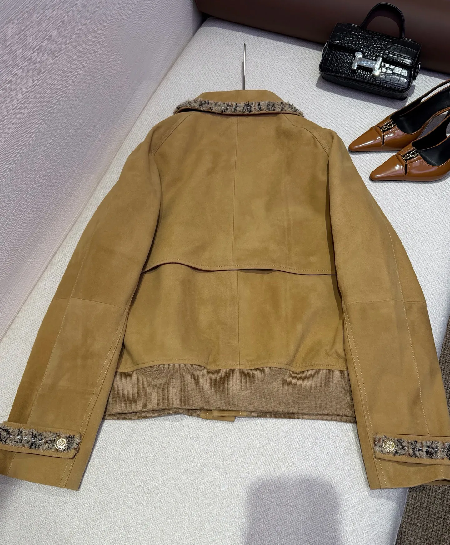 Кожаные Куртки И Дублёнки Женские Chanel 18487283