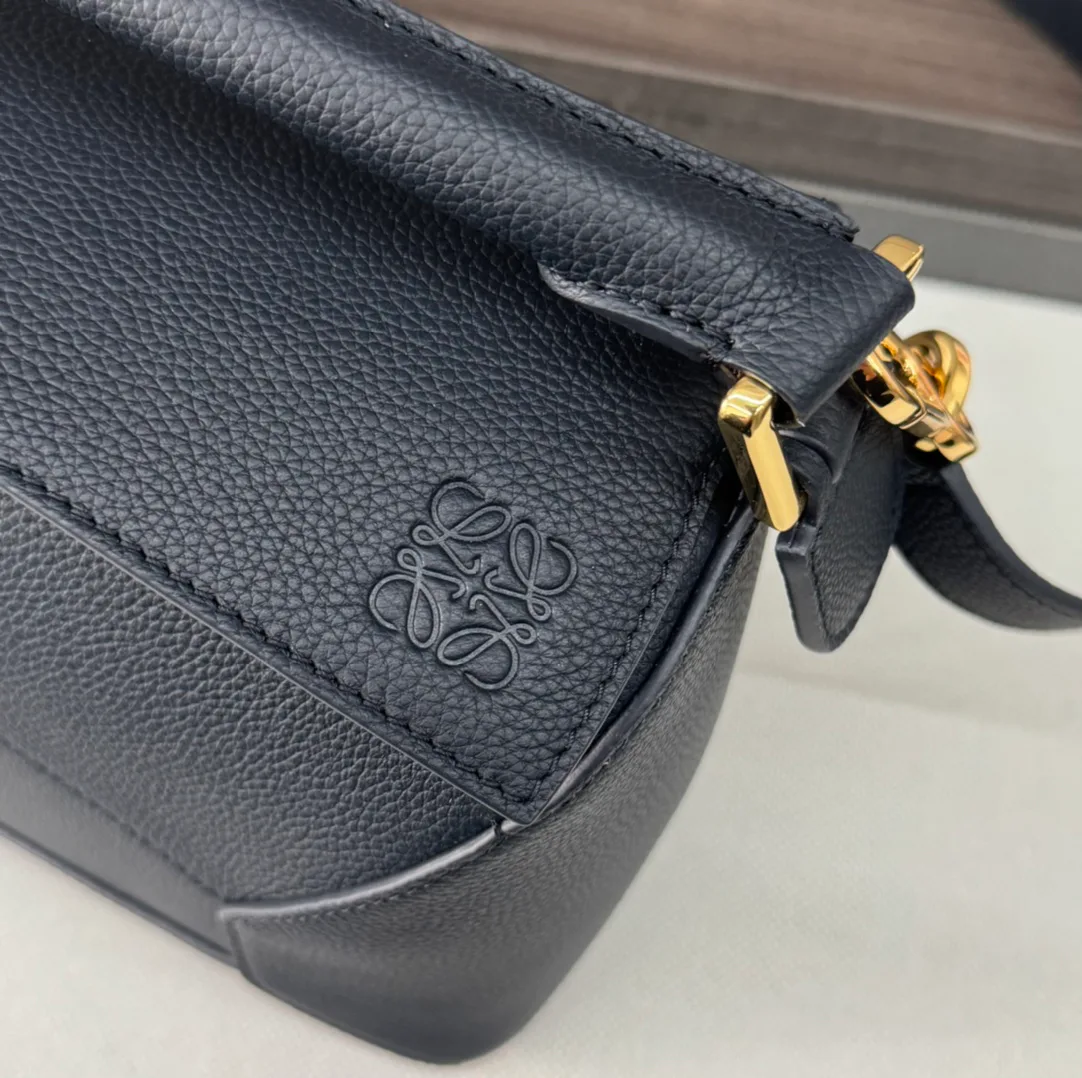 Классические Сумки Женские Loewe 11513681