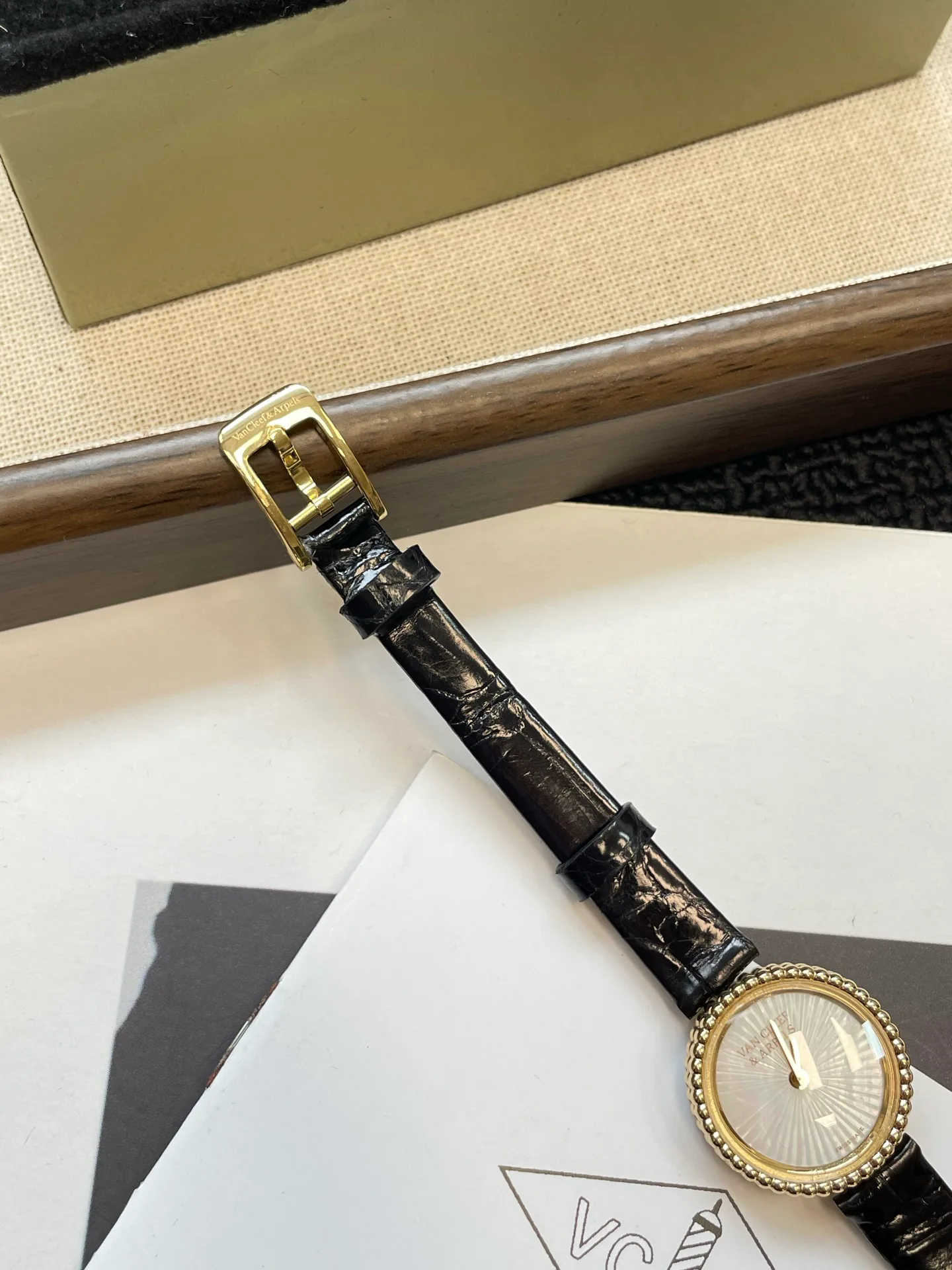 Часы Женские Van Cleef & Arpels 17336732