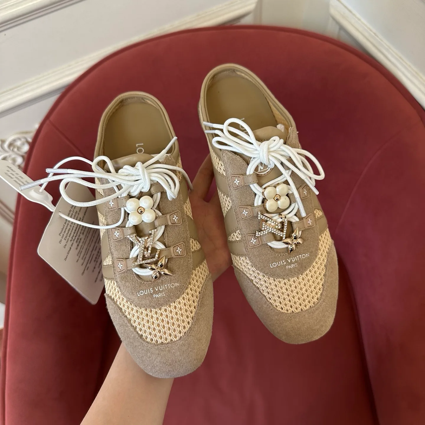 Кроссовки Женские Louis Vuitton 18120474