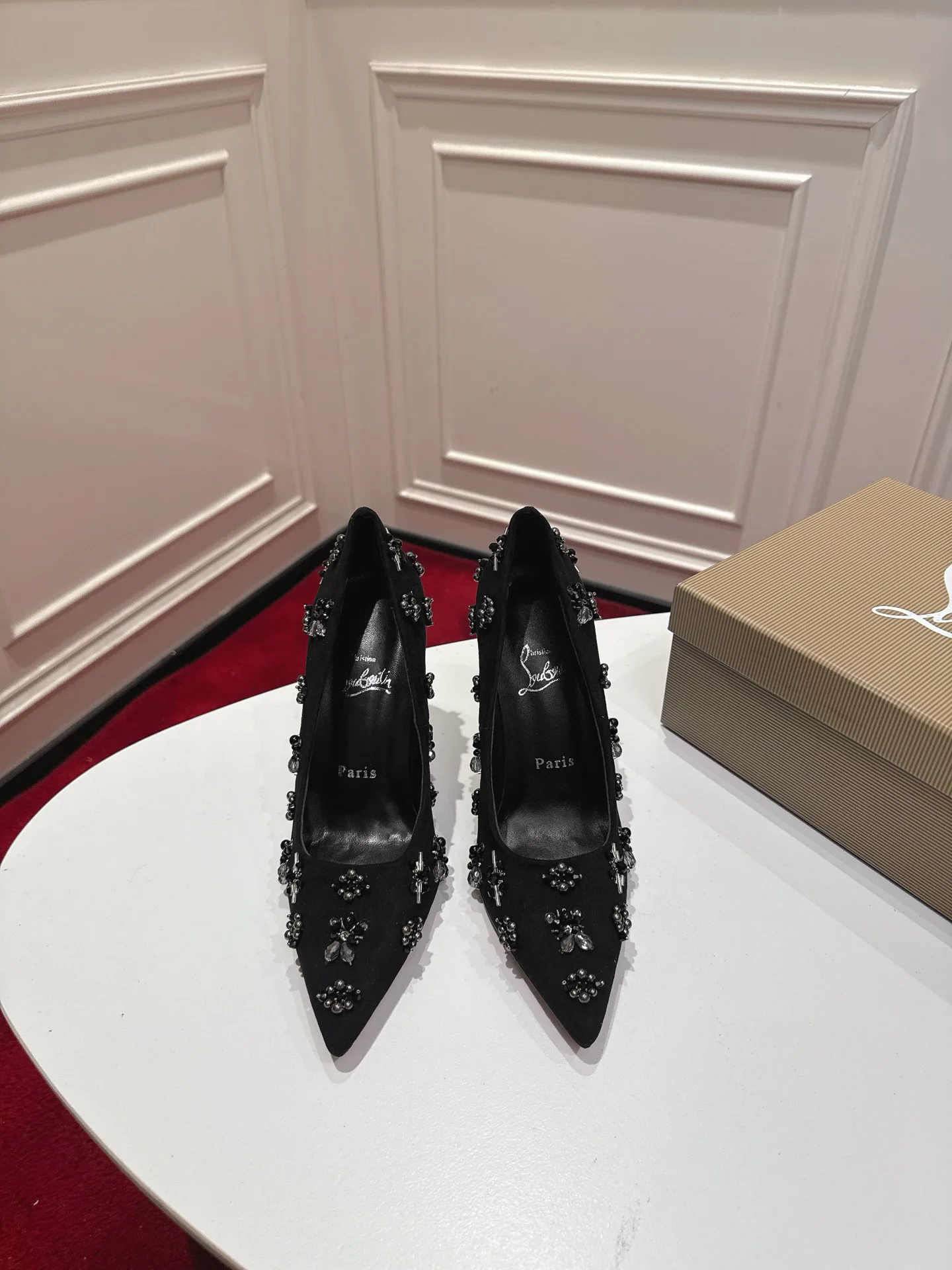 Туфли Женские Christian Louboutin 17057834