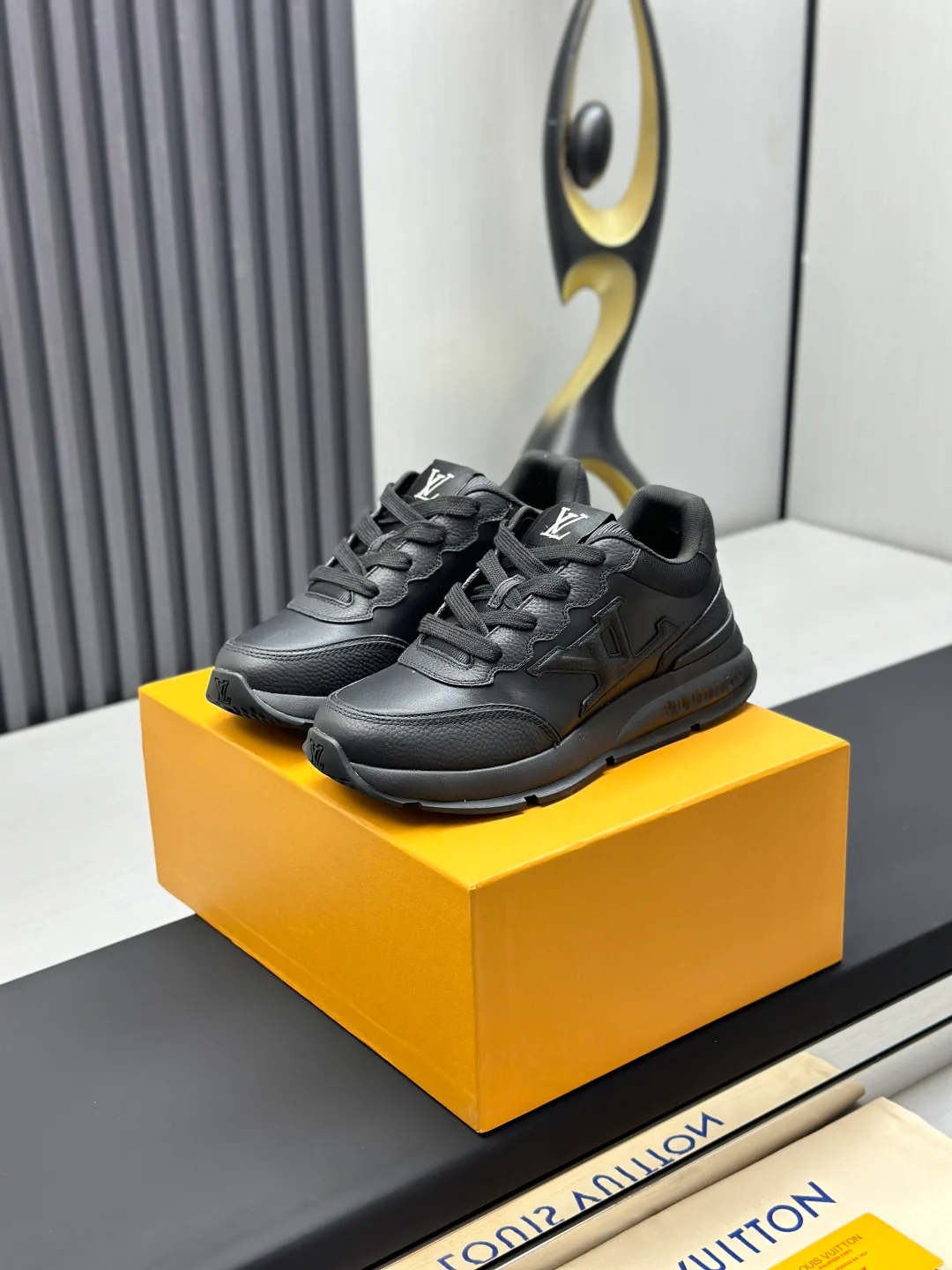 Кроссовки Женские Louis Vuitton 18212264