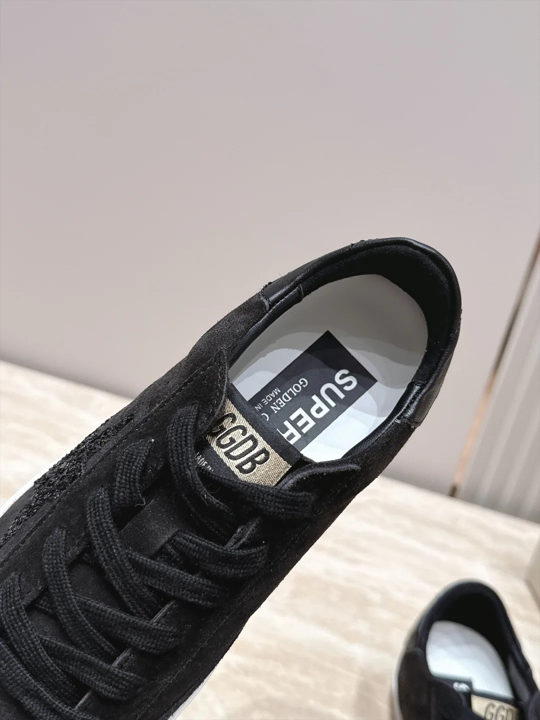 Кроссовки Женские Golden Goose 17963438