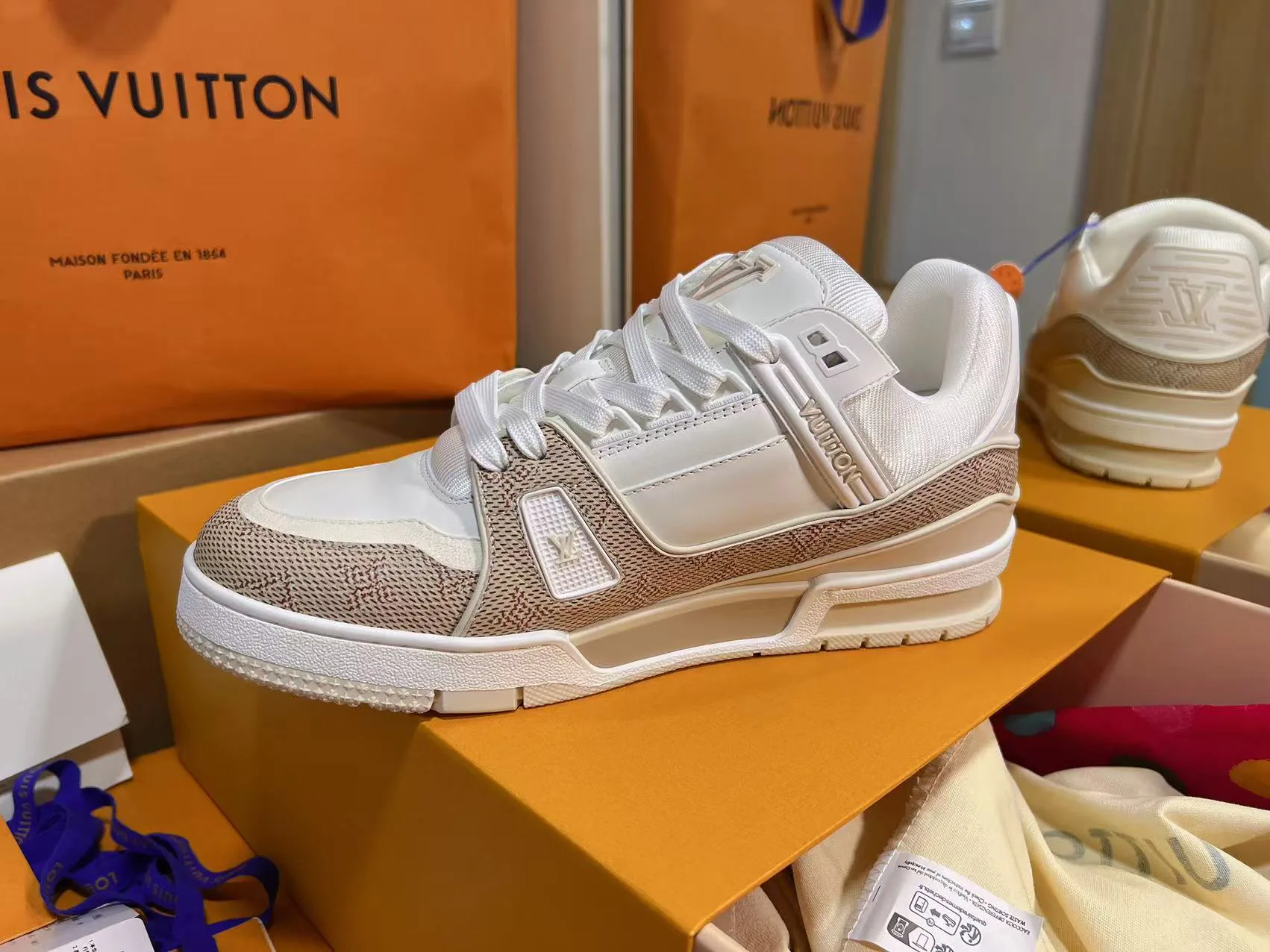 Кроссовки Женские Louis Vuitton 11696563