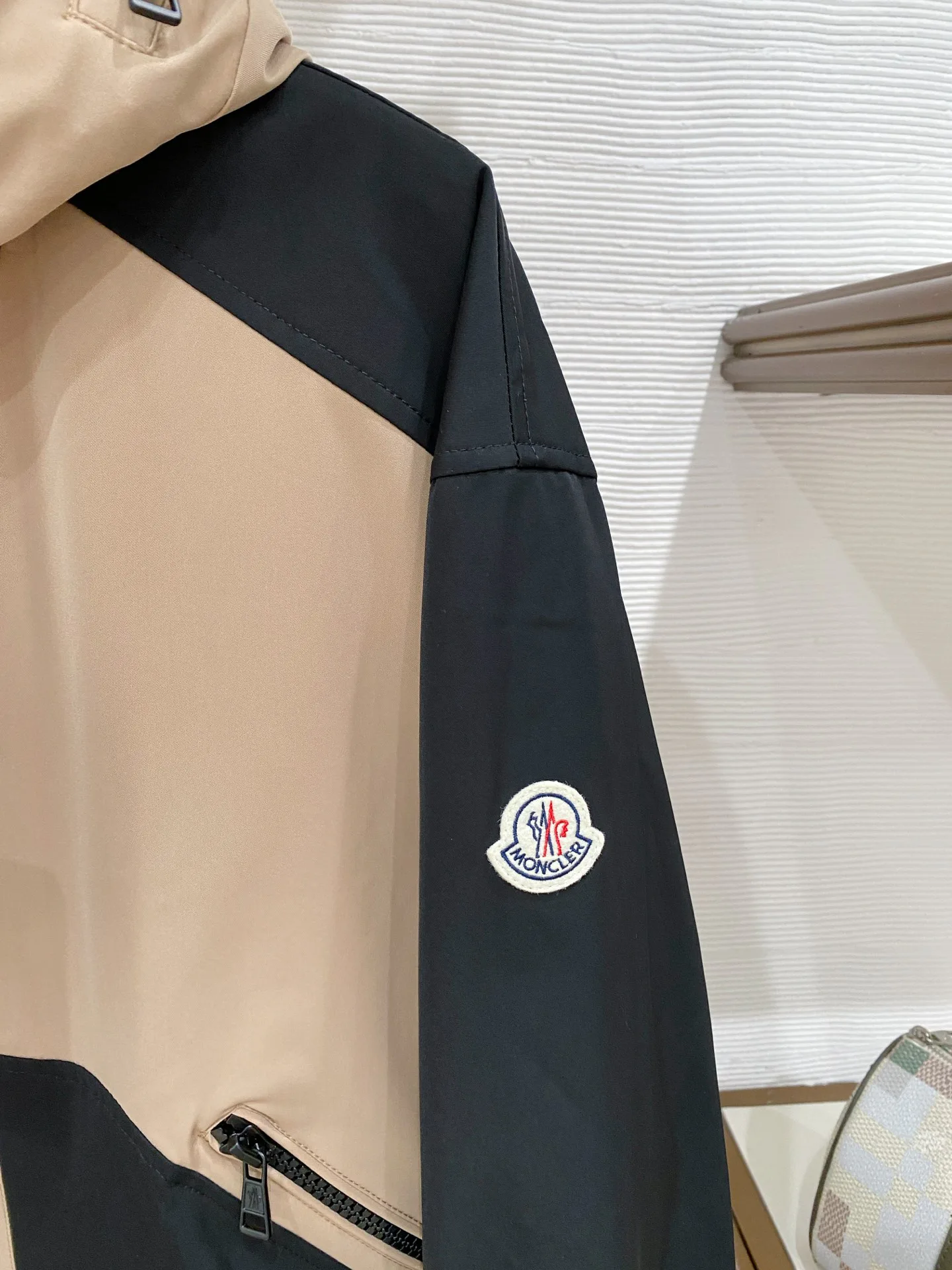Куртки И Пуховики Мужские Moncler 11392190