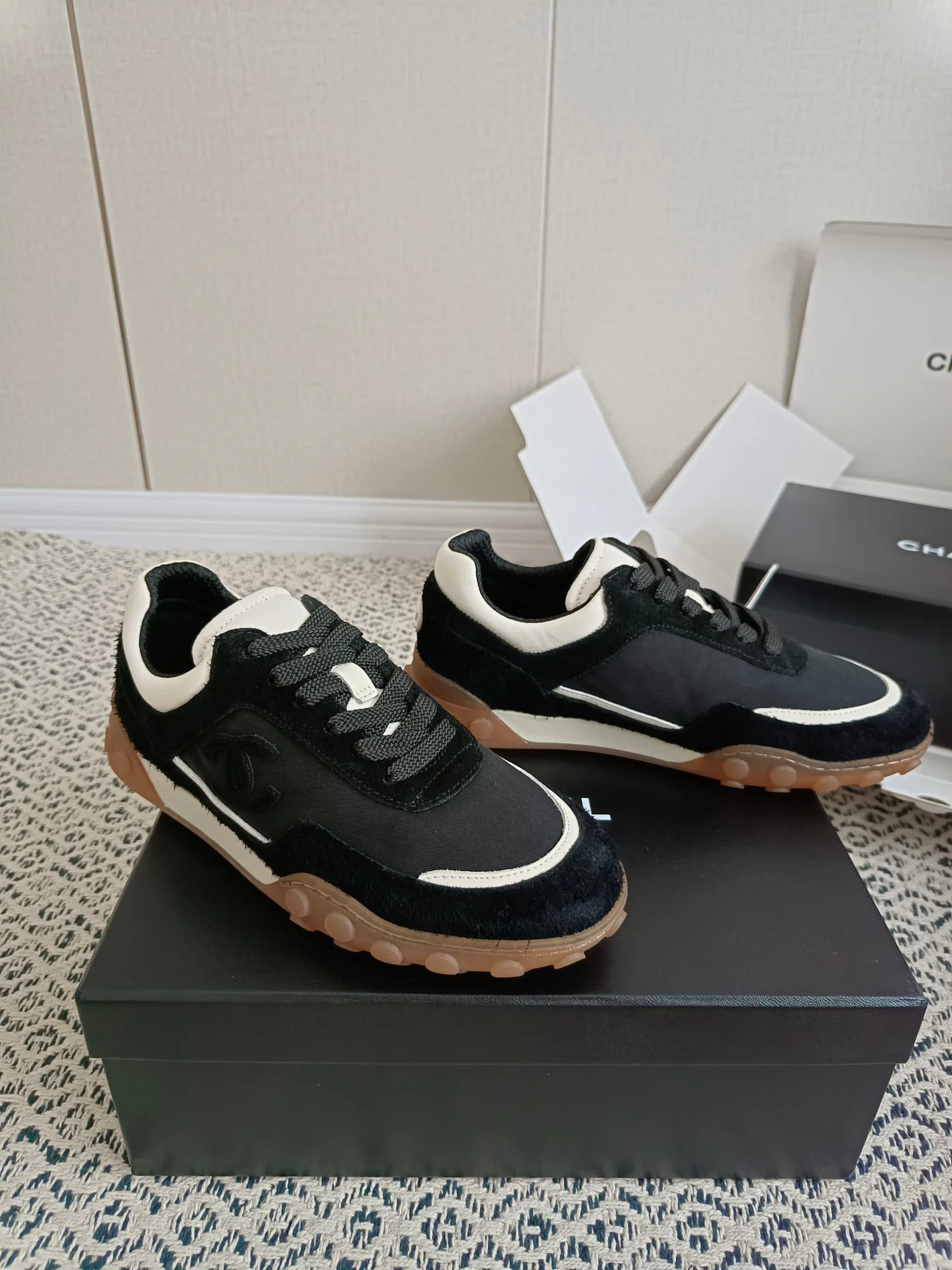 Кроссовки Женские Chanel 18475408
