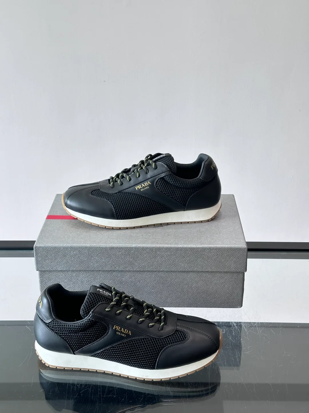 Кроссовки Женские Prada 17349518