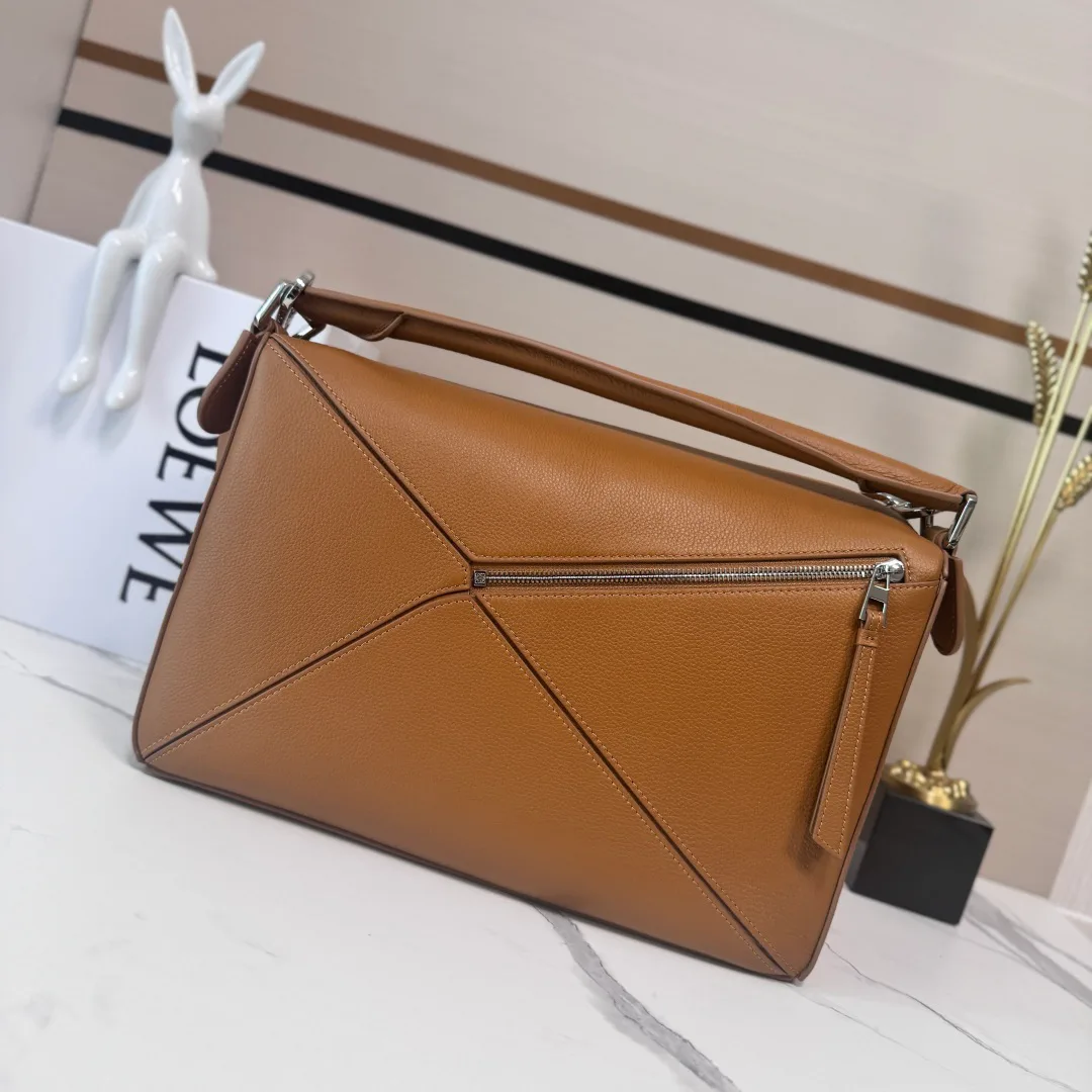 Классические Сумки Женские Loewe 18030332