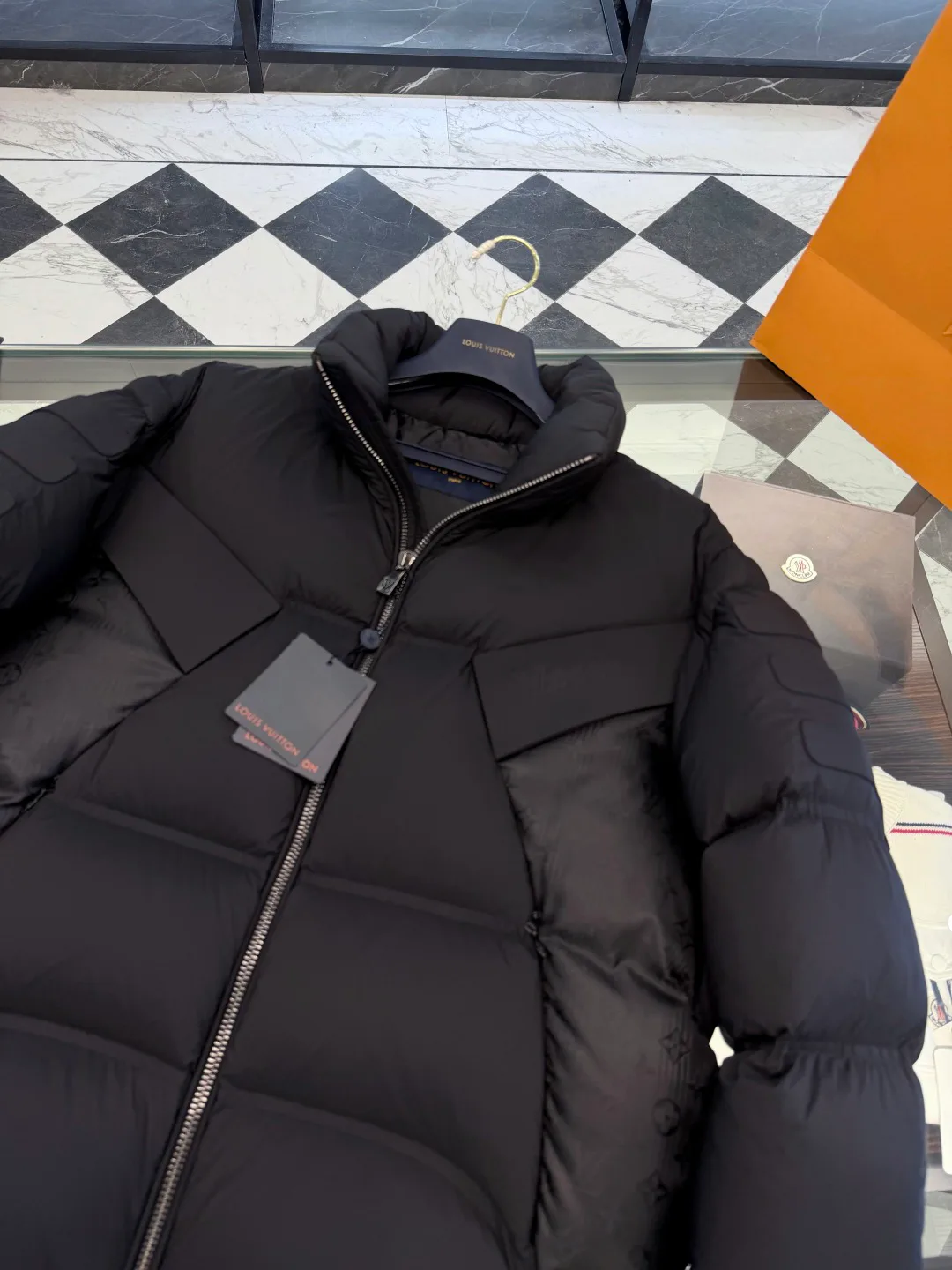 Куртки И Пуховики Женские Louis Vuitton 1521822
