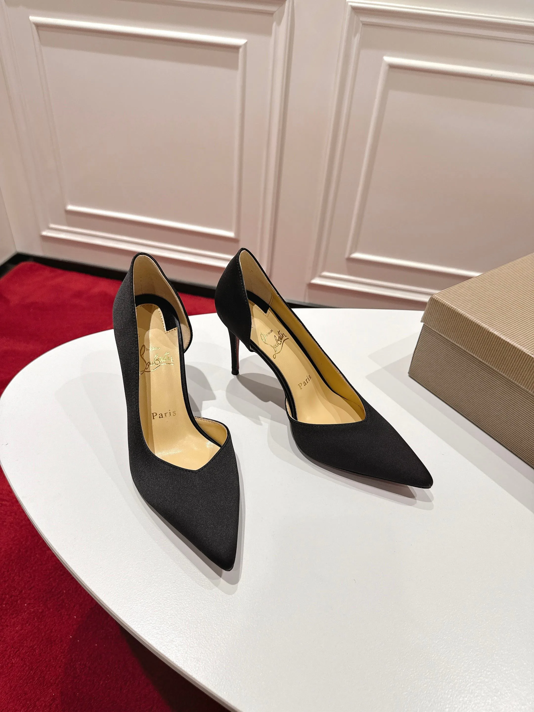 Туфли Женские Christian Louboutin 11640668