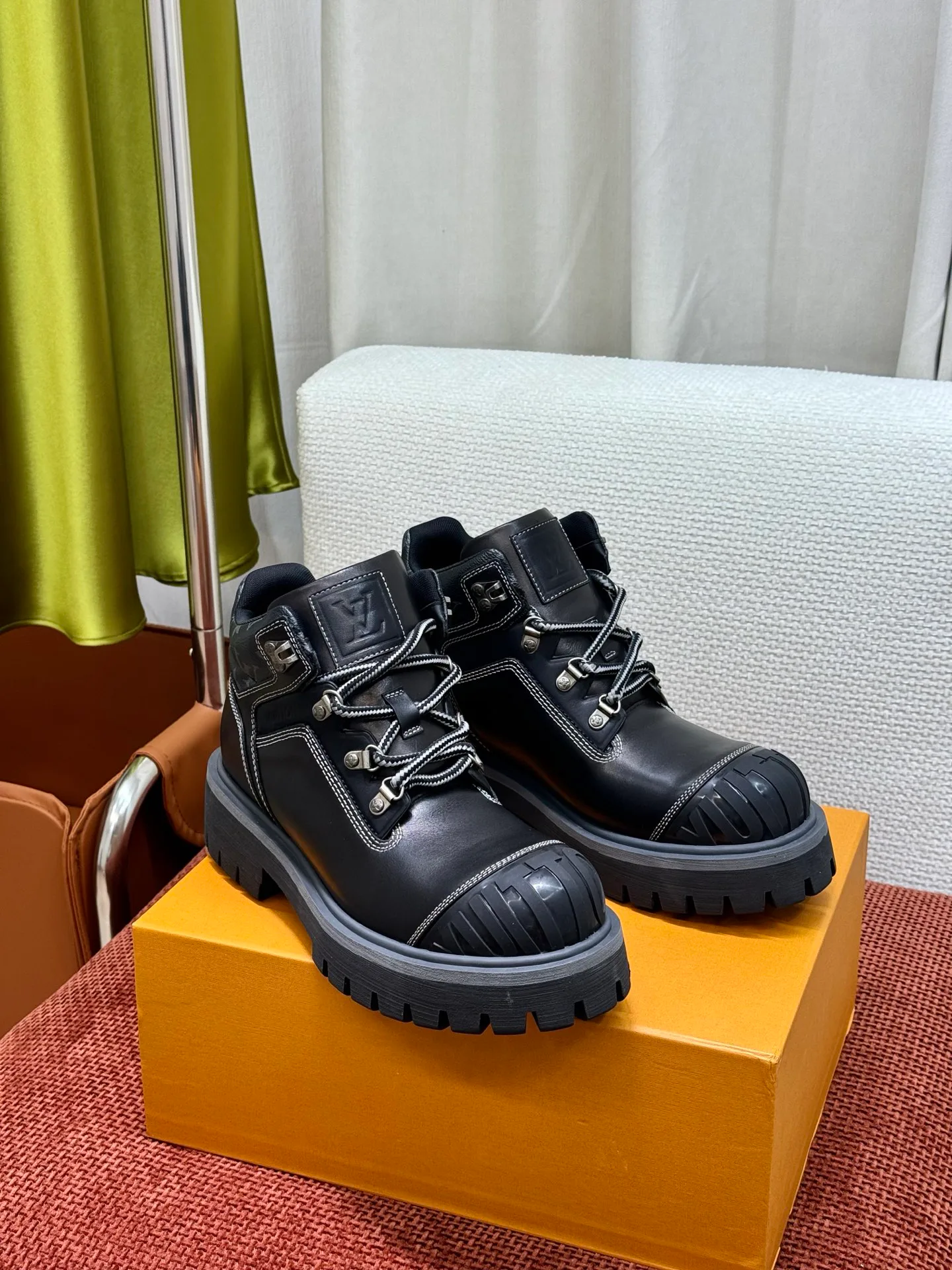 Ботинки Мужские Louis Vuitton 18731432