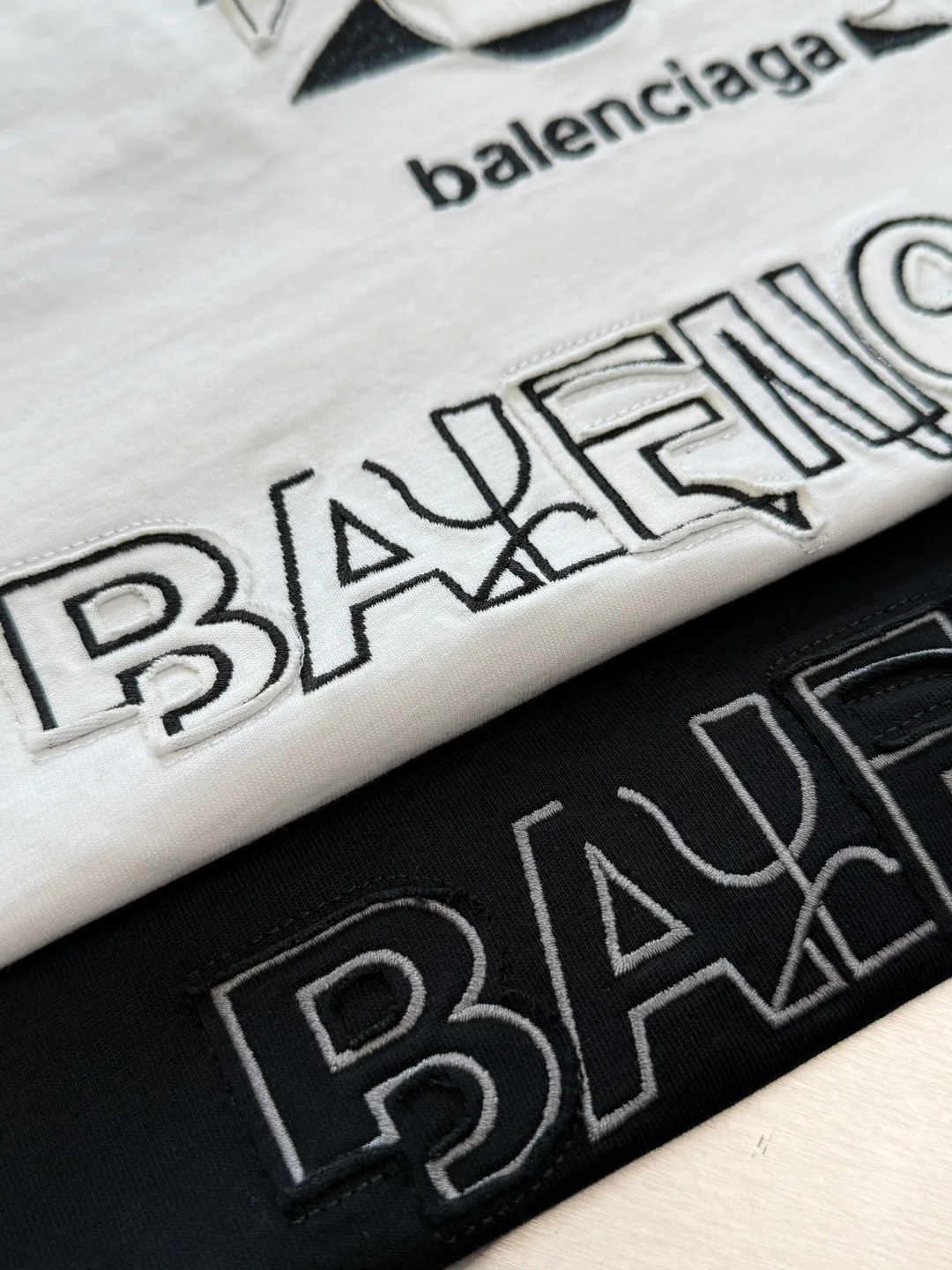 Футболки Женские Balenciaga 11484471