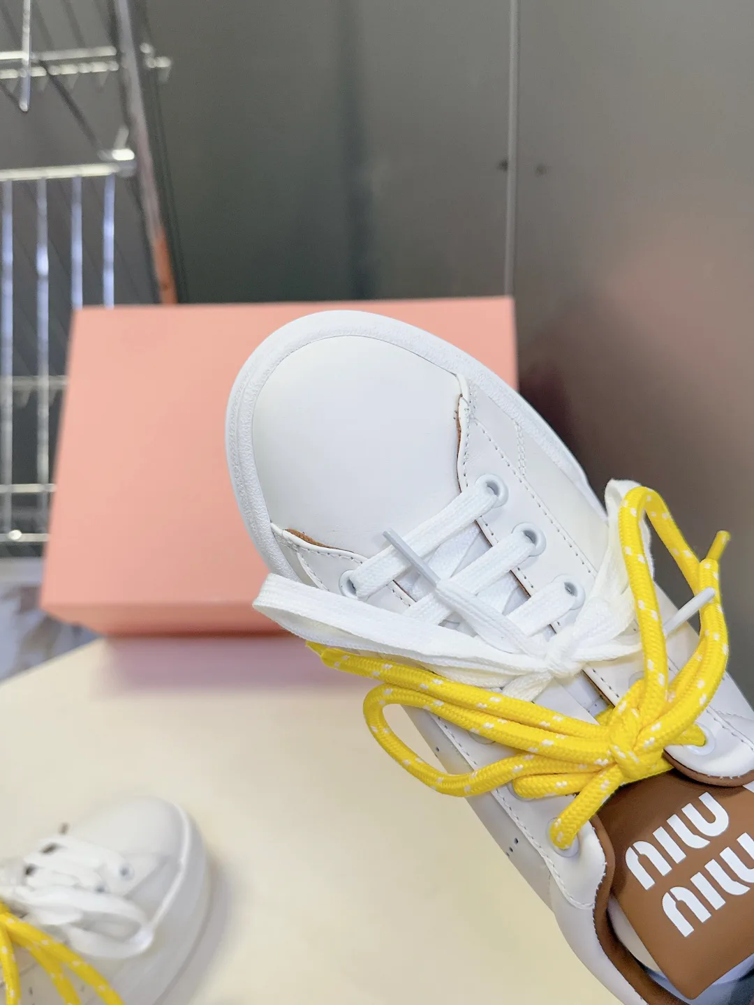 Кроссовки Женские Miu Miu 17589317