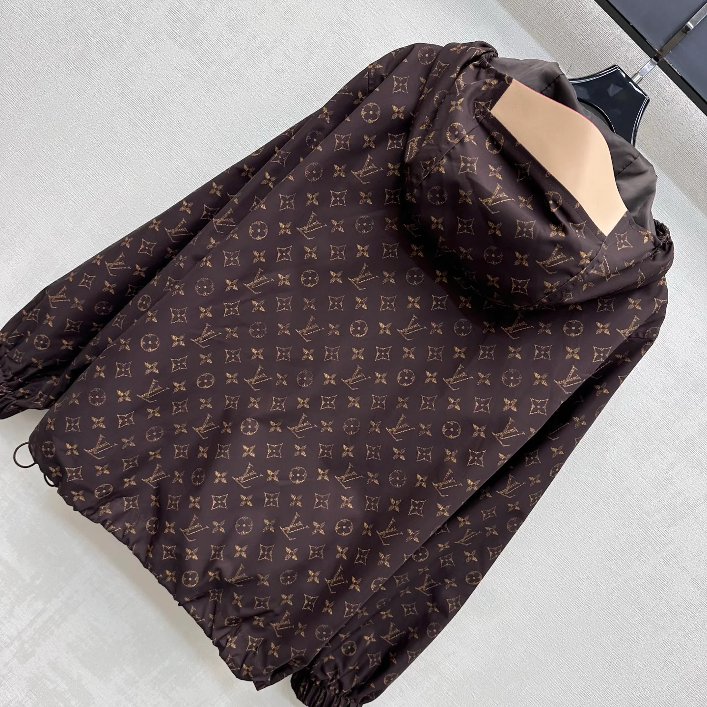 Куртки И Пуховики Женские Louis Vuitton 18328047