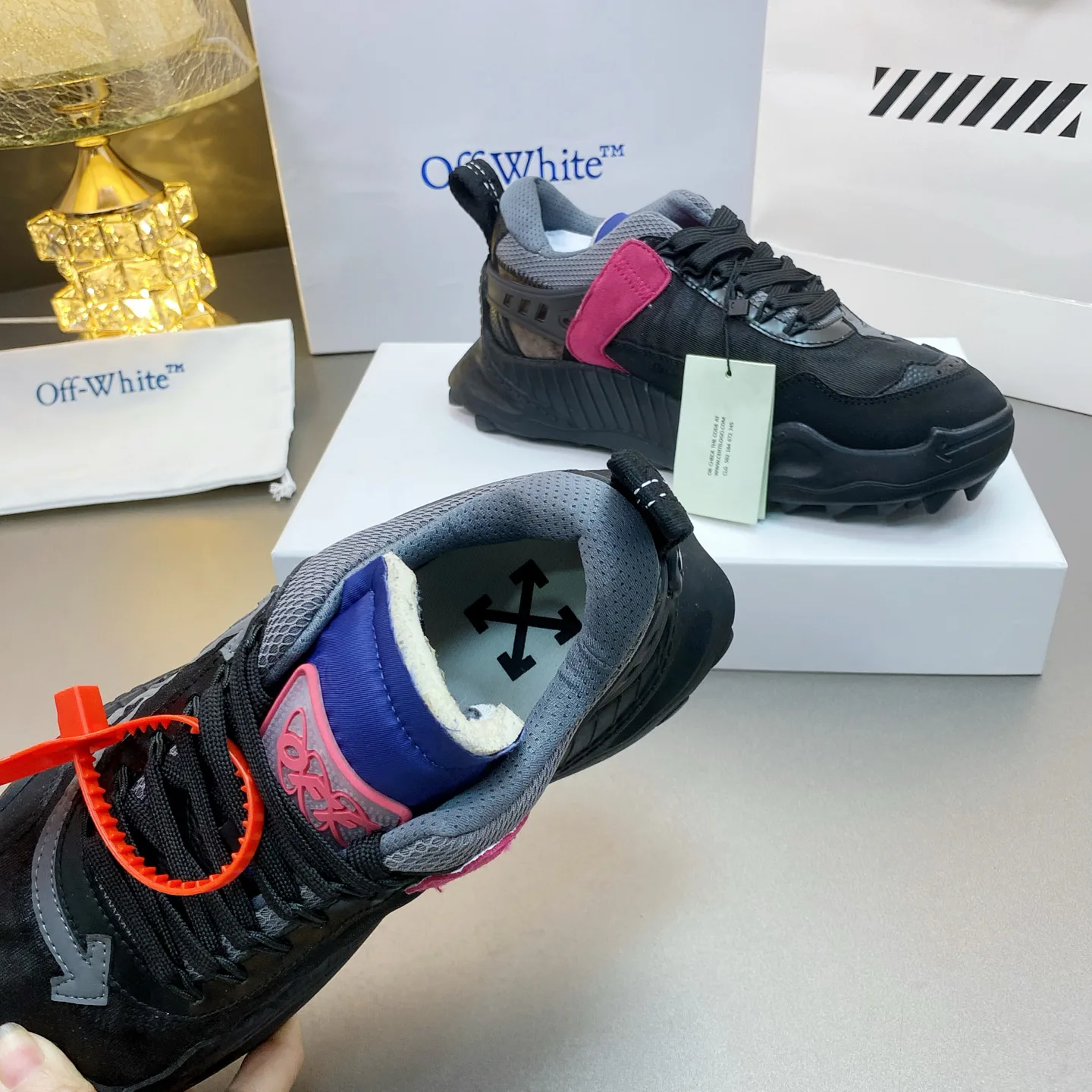 Кроссовки Женские Off-White 17530531