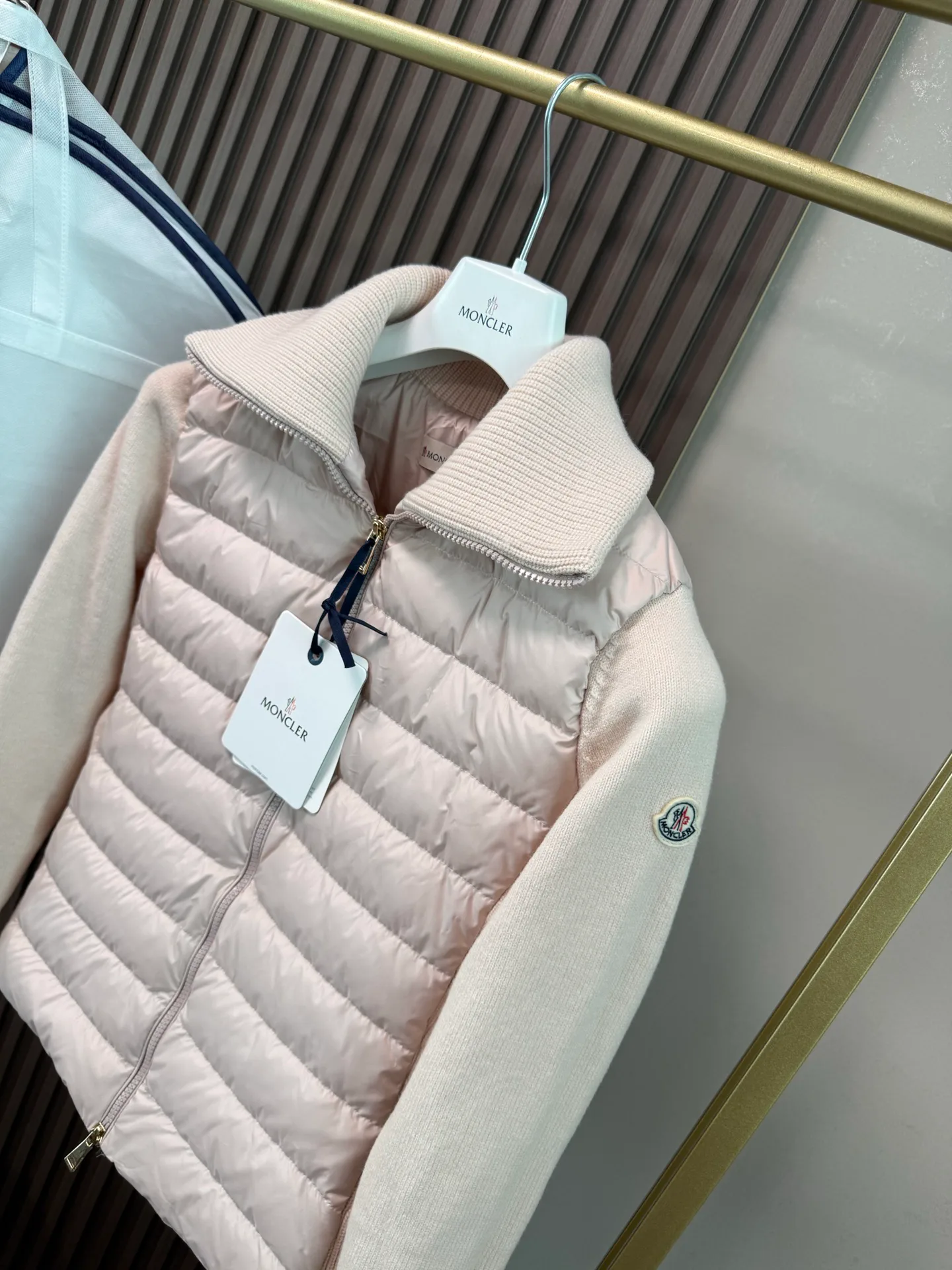 Куртки И Пуховики Женские Moncler 1216056