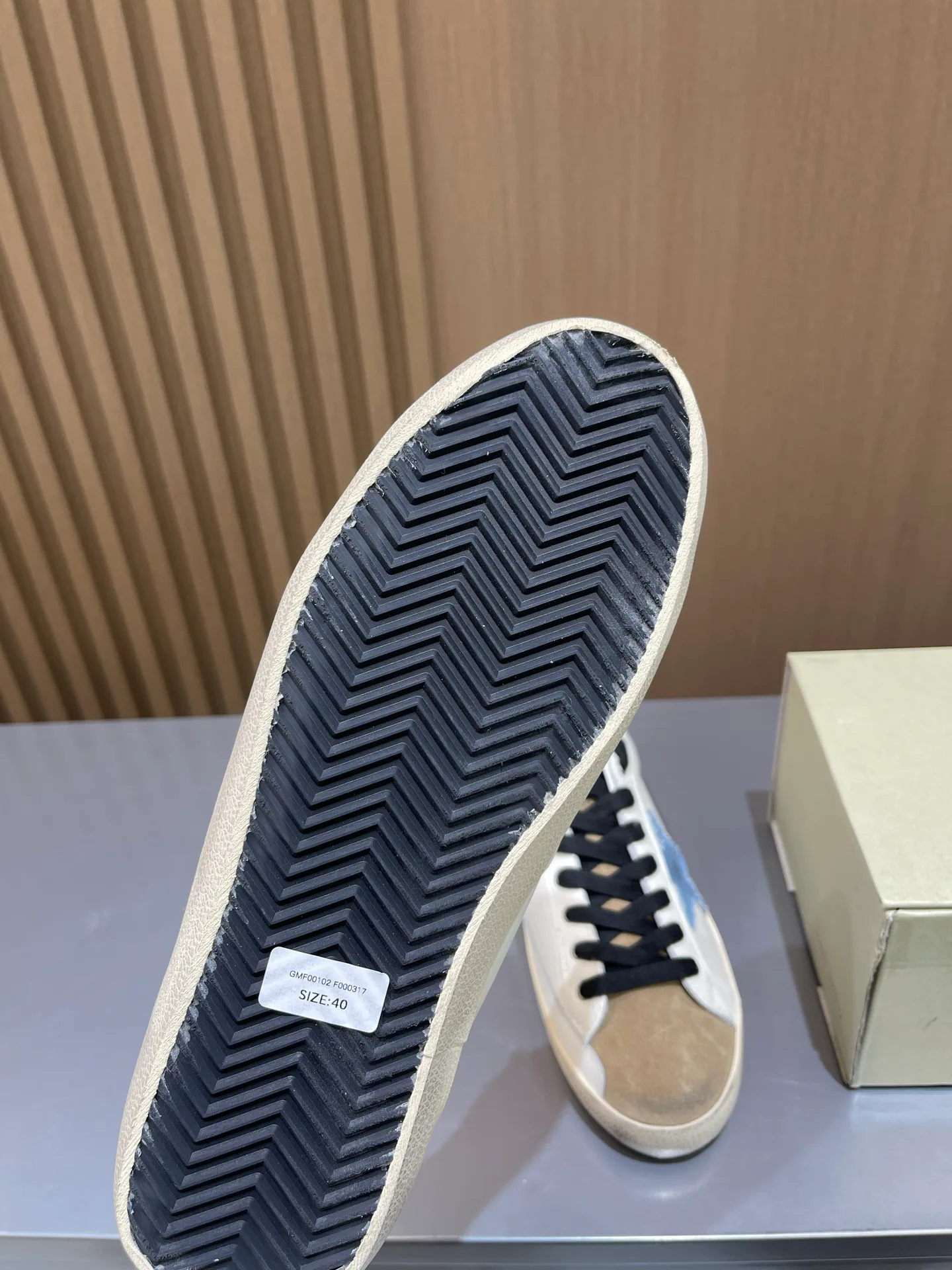 Кроссовки Женские Golden Goose 19466445