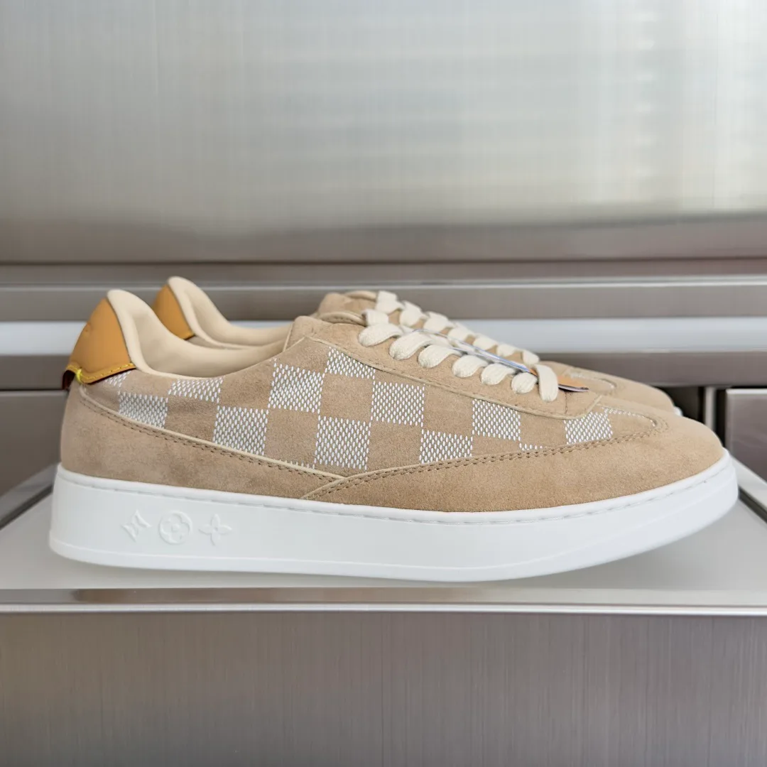 Кроссовки Женские Louis Vuitton 17950377