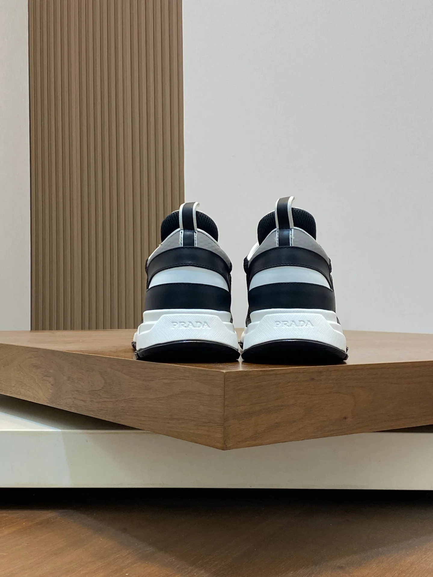 Кроссовки Мужские Prada 34395