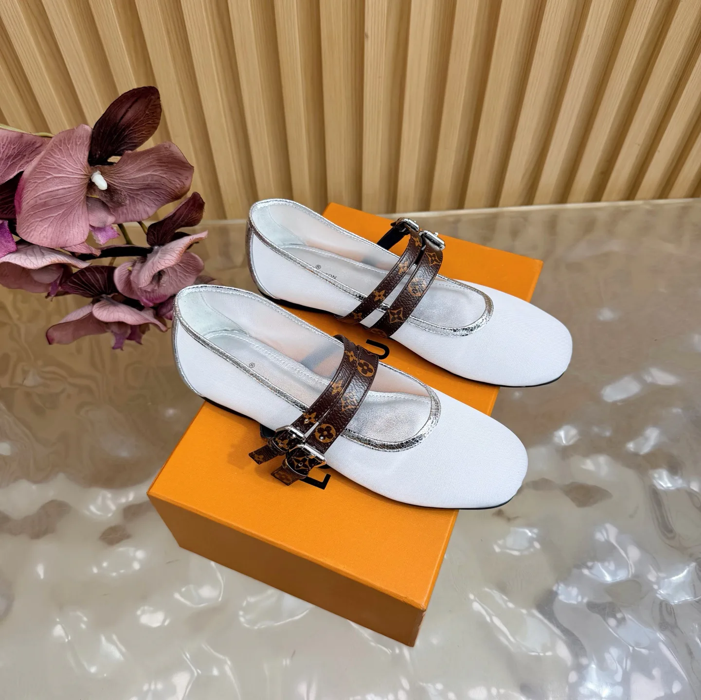 Туфли Женские Louis Vuitton 13542405