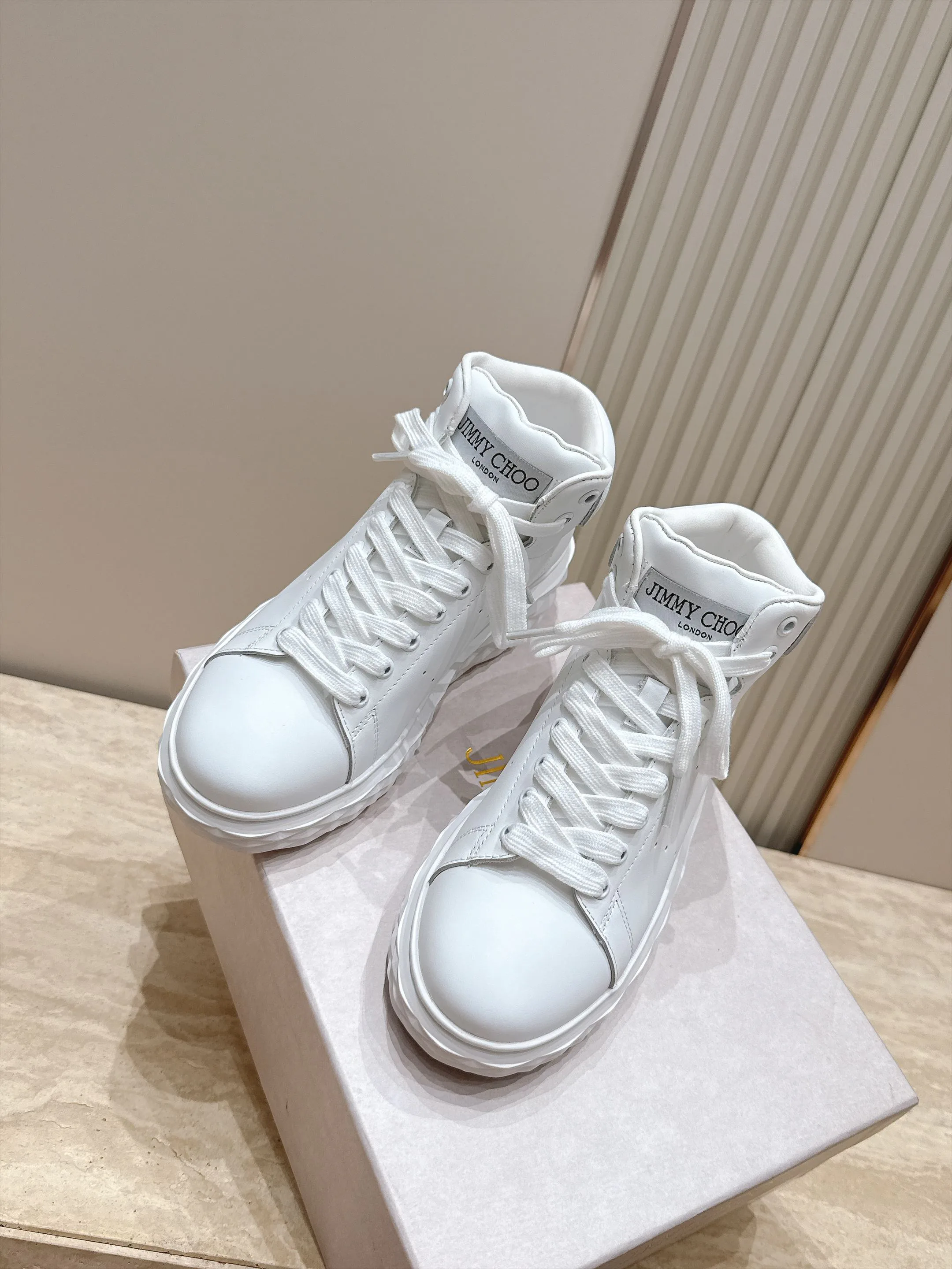 Кроссовки Женские Jimmy Choo 18436557