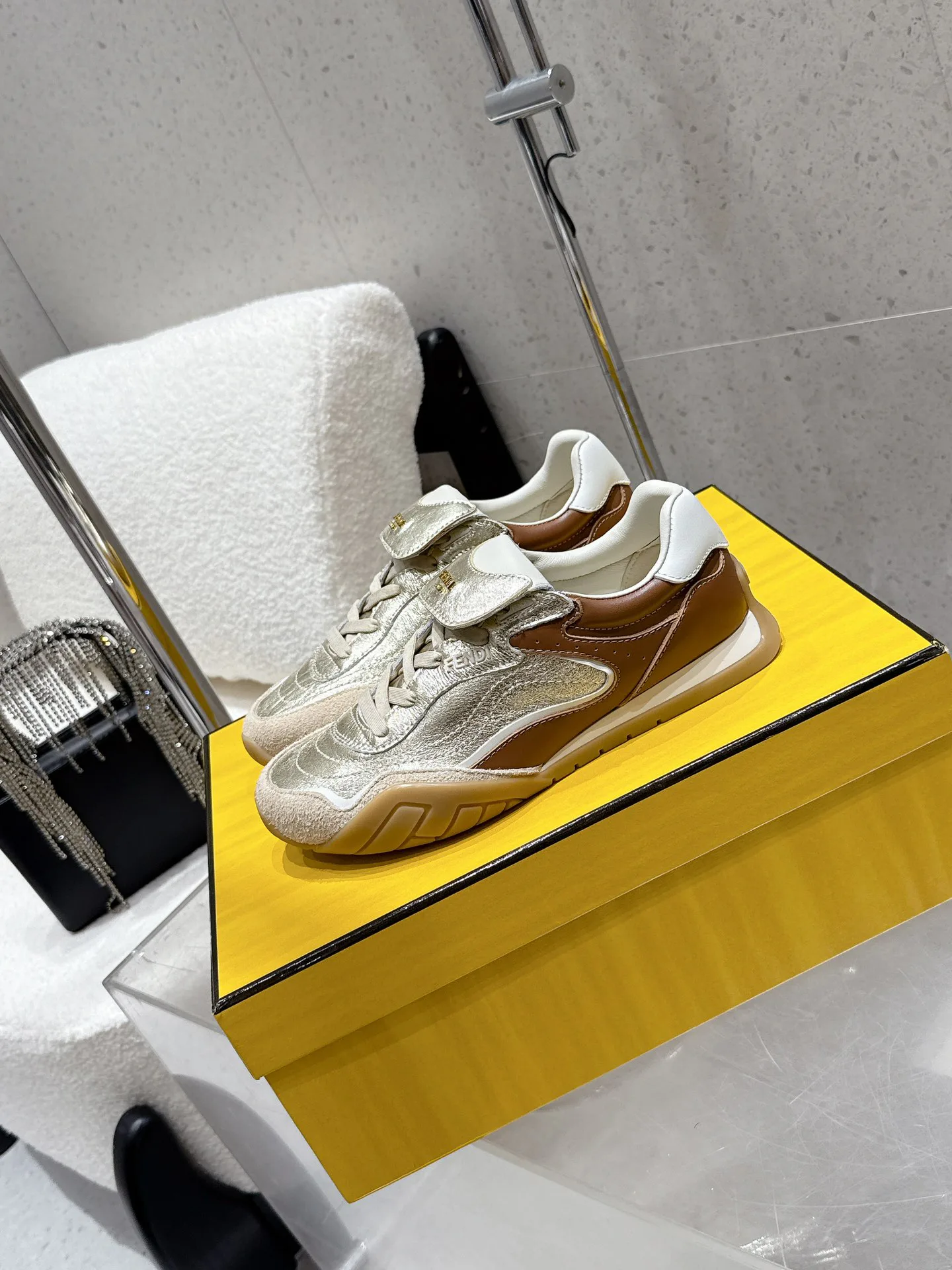 Кроссовки Женские Fendi 13078815