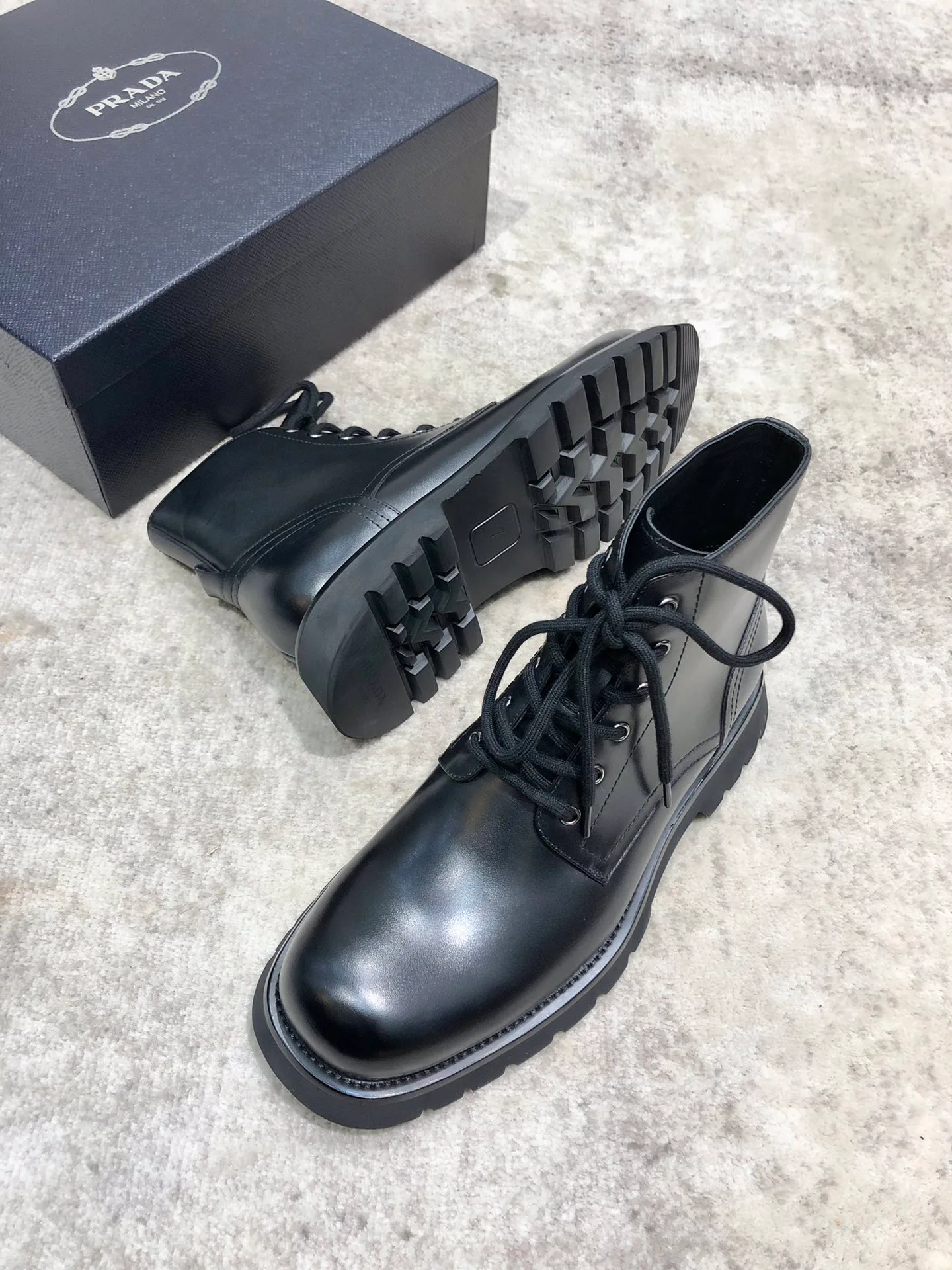 Ботинки Мужские Prada 18257085