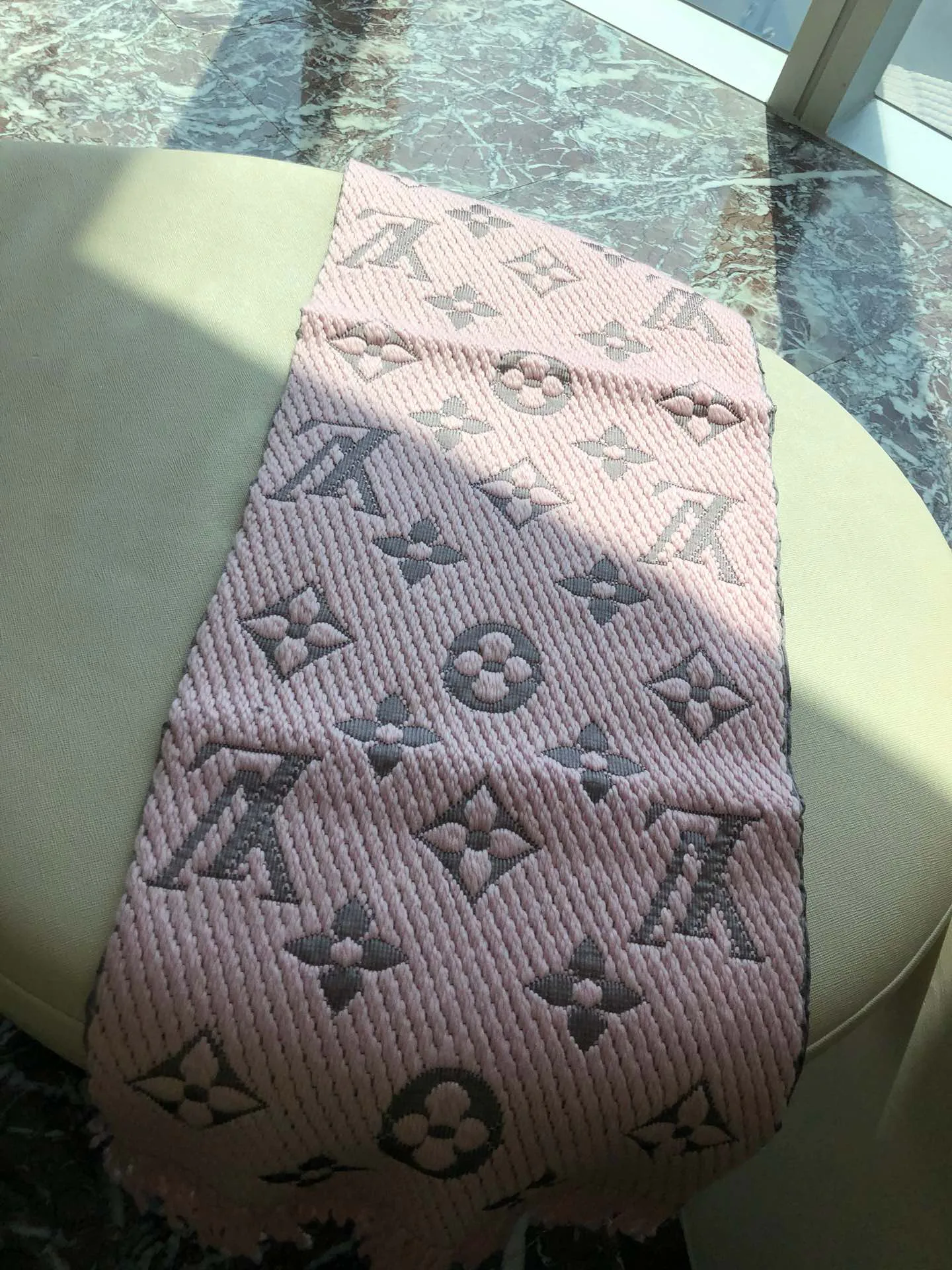 Шарфы Louis Vuitton 1432122