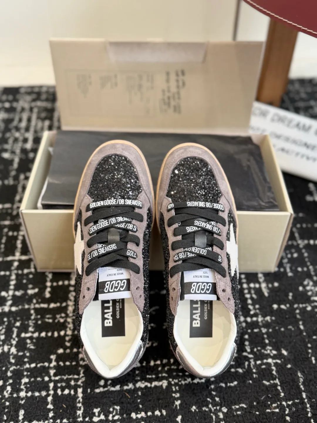 Кроссовки Женские Golden Goose 18305921
