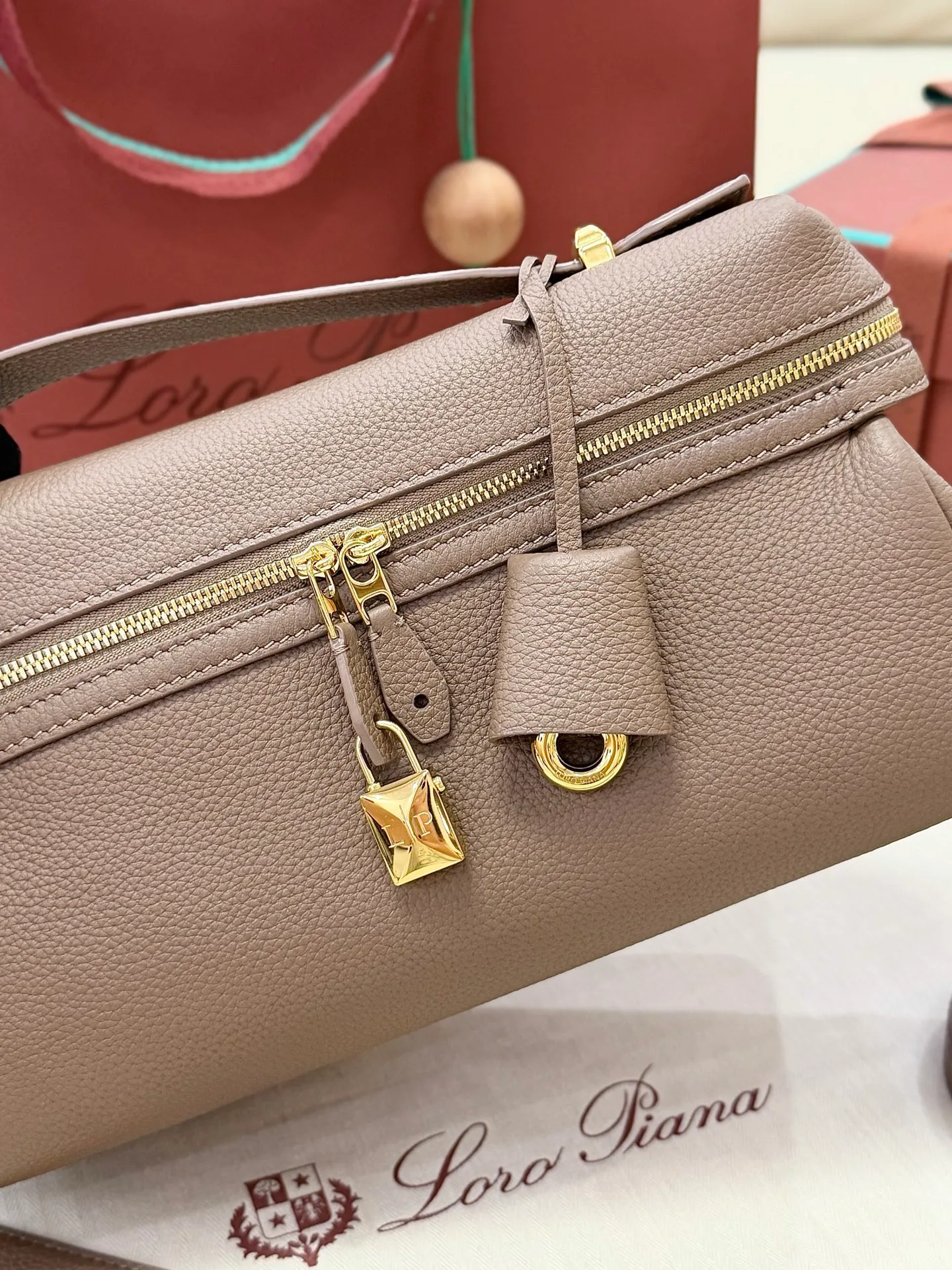 Классические Сумки Женские Loro Piana 17692343
