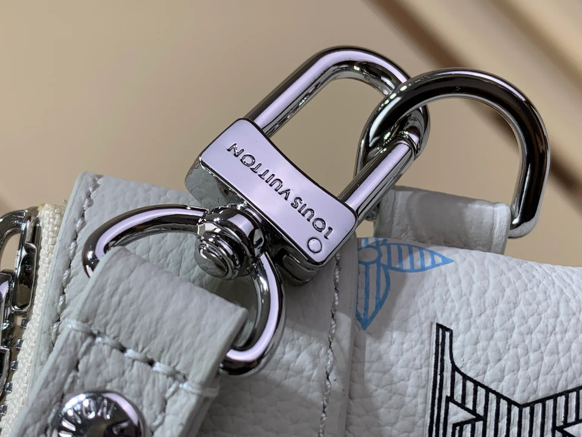Клатчи Женские Louis Vuitton 14458793
