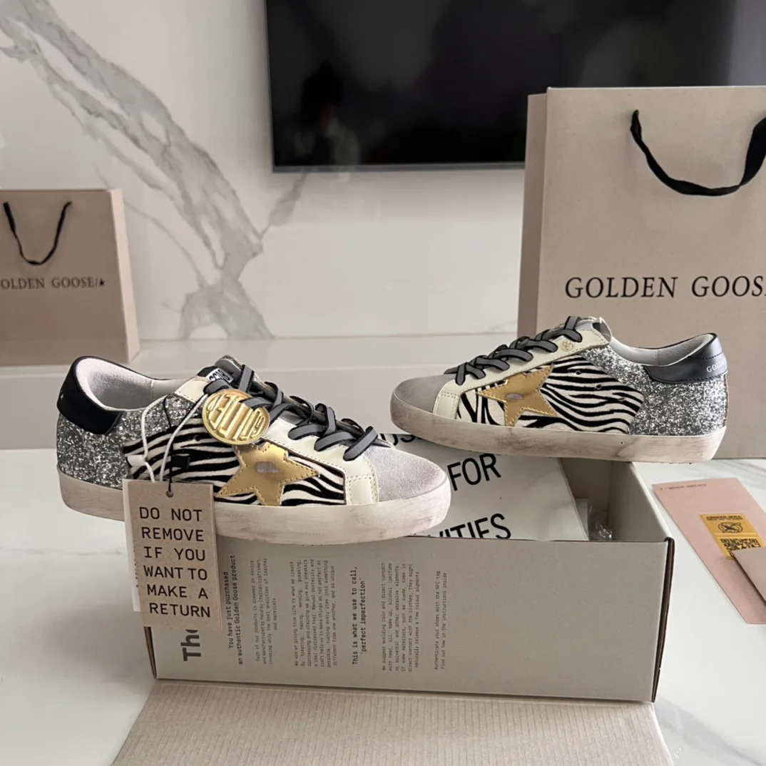 Кроссовки Женские Golden Goose 16995658