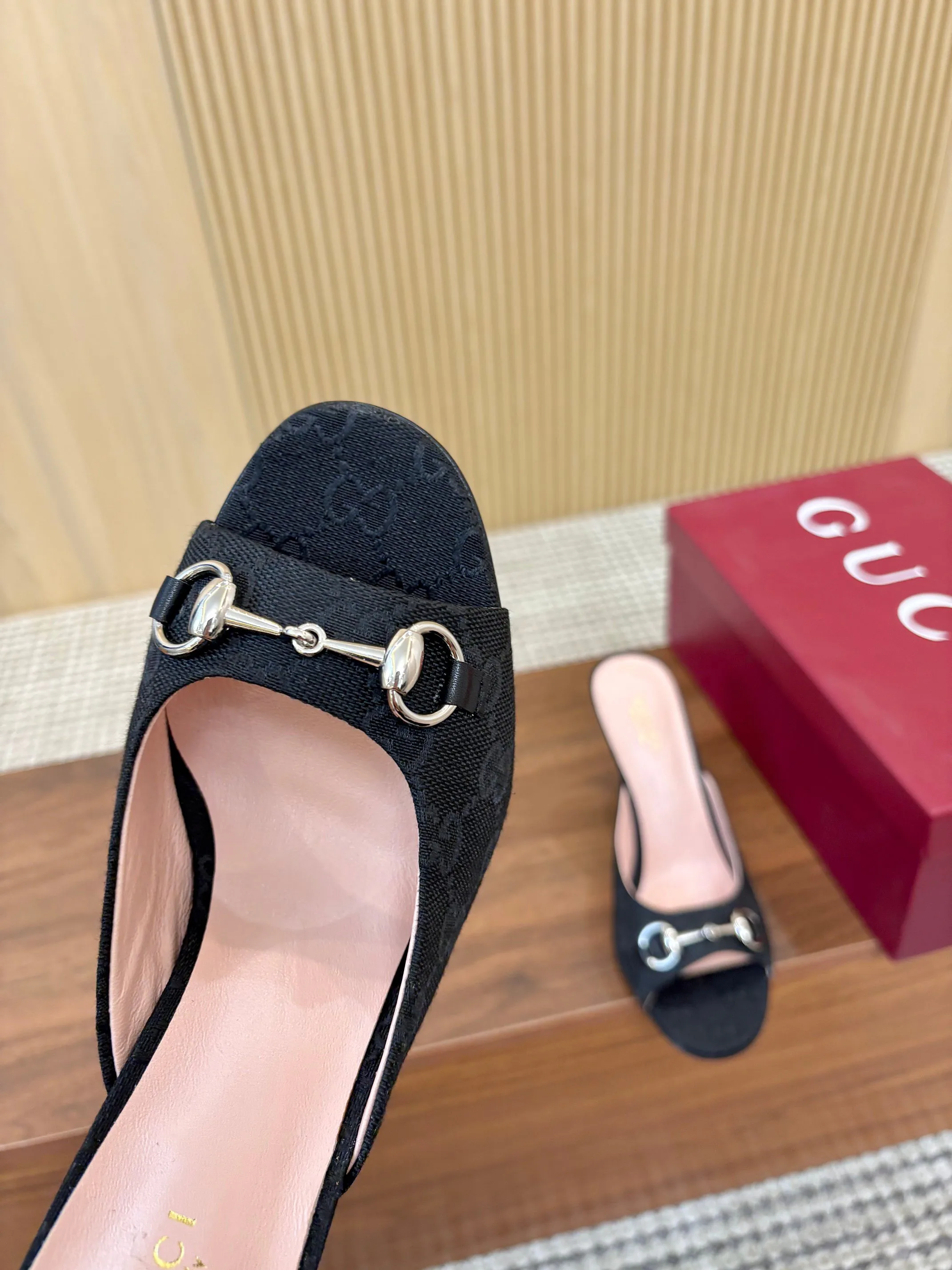 Босоножки Женские Gucci 11529299