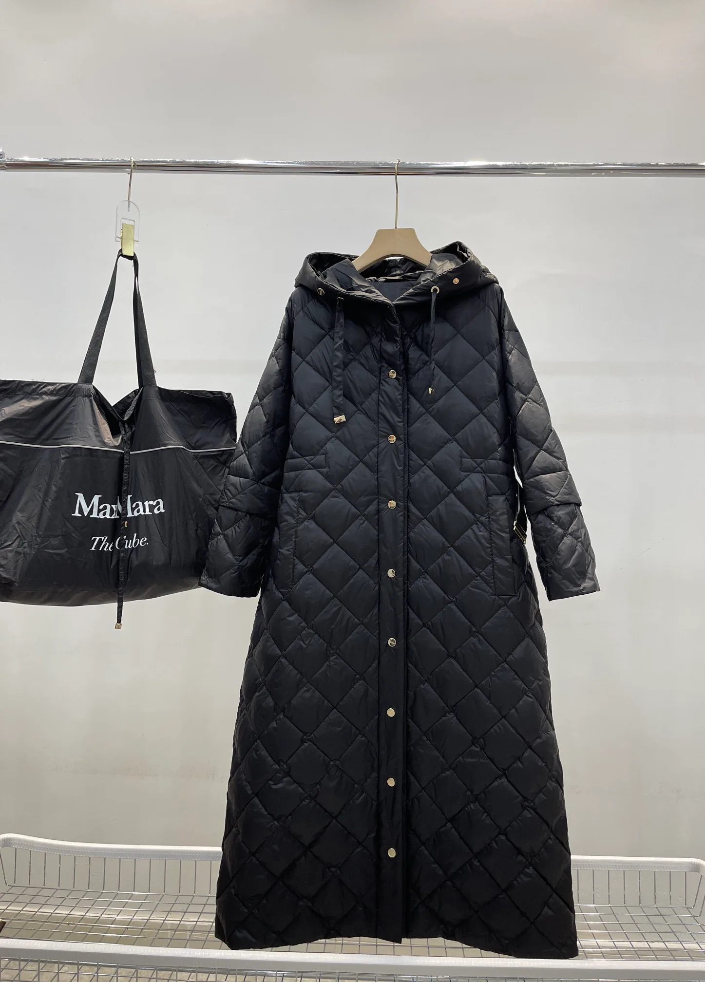 Куртки И Пуховики Женские Max Mara 8228