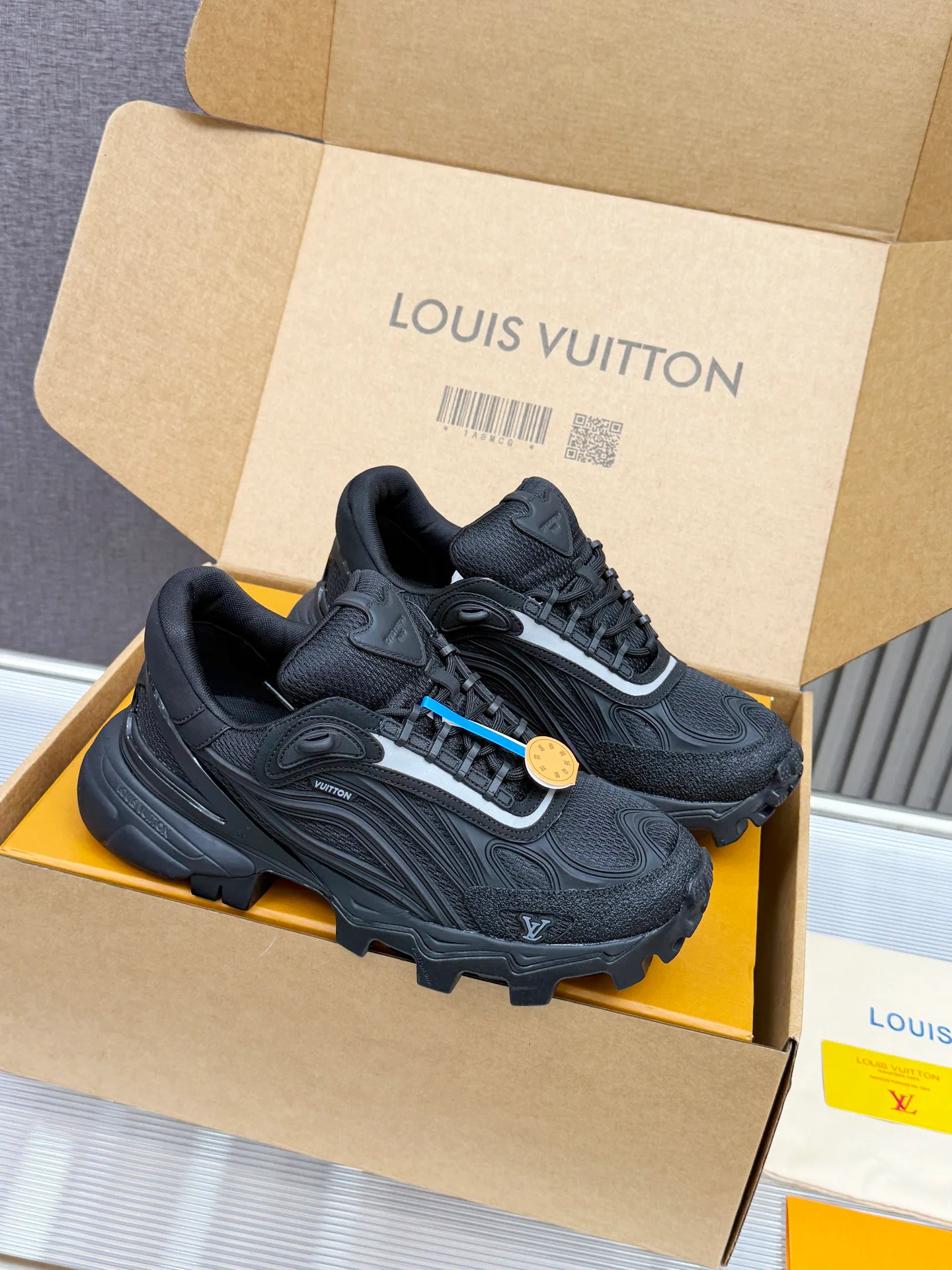 Кроссовки Женские Louis Vuitton 11679415