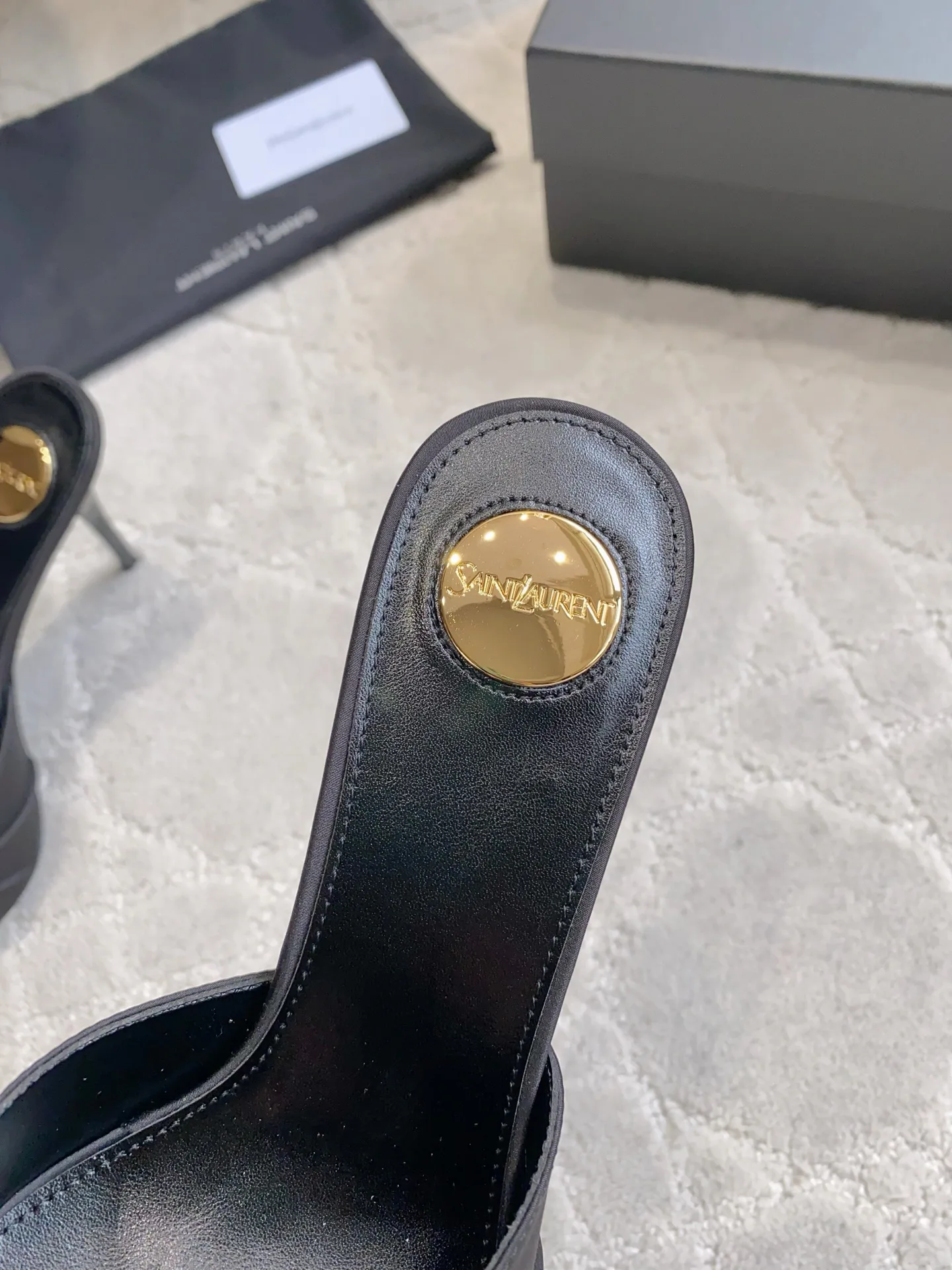 Босоножки Женские Saint Laurent 13332013