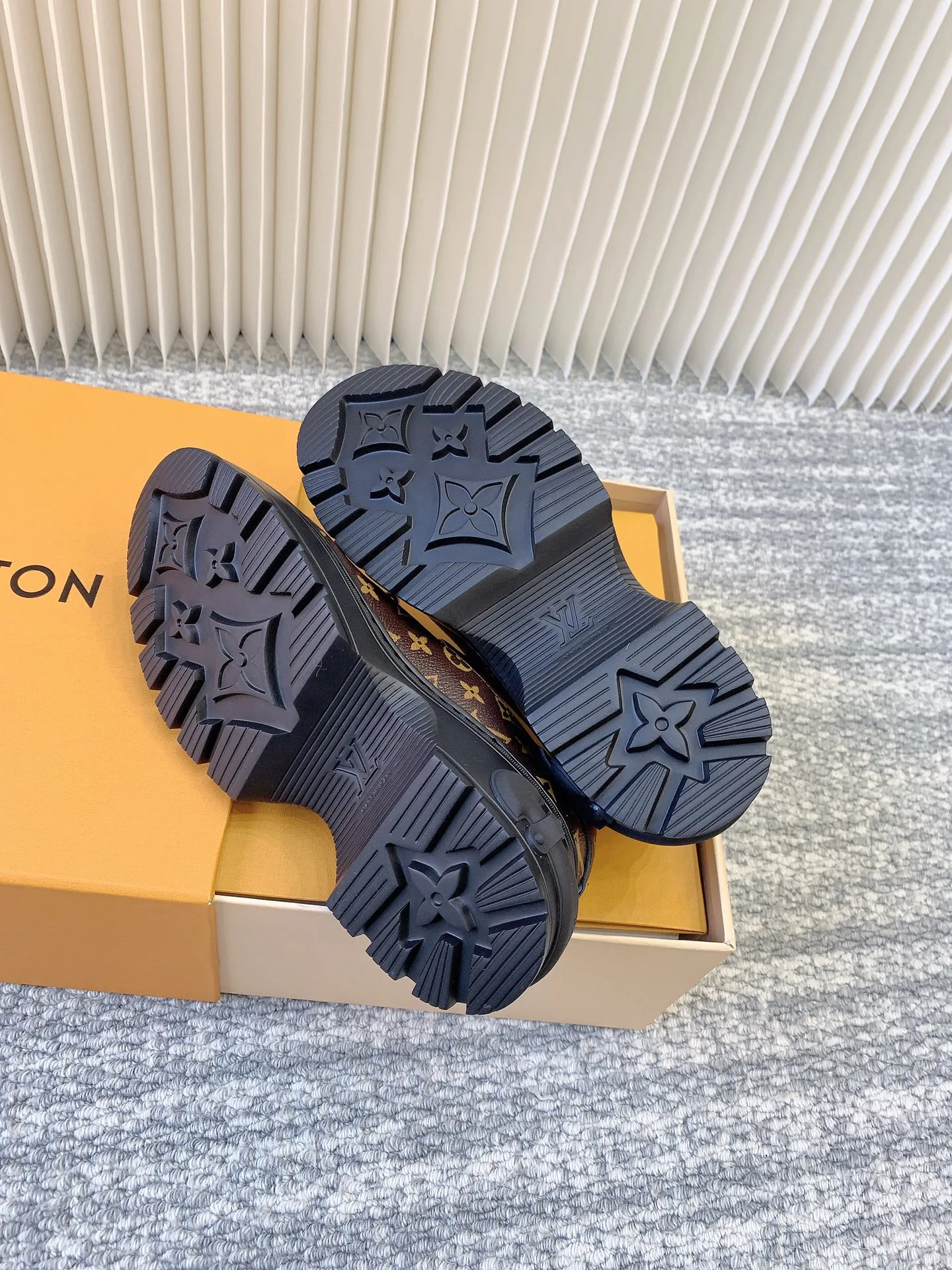 Туфли Женские Louis Vuitton 1474354