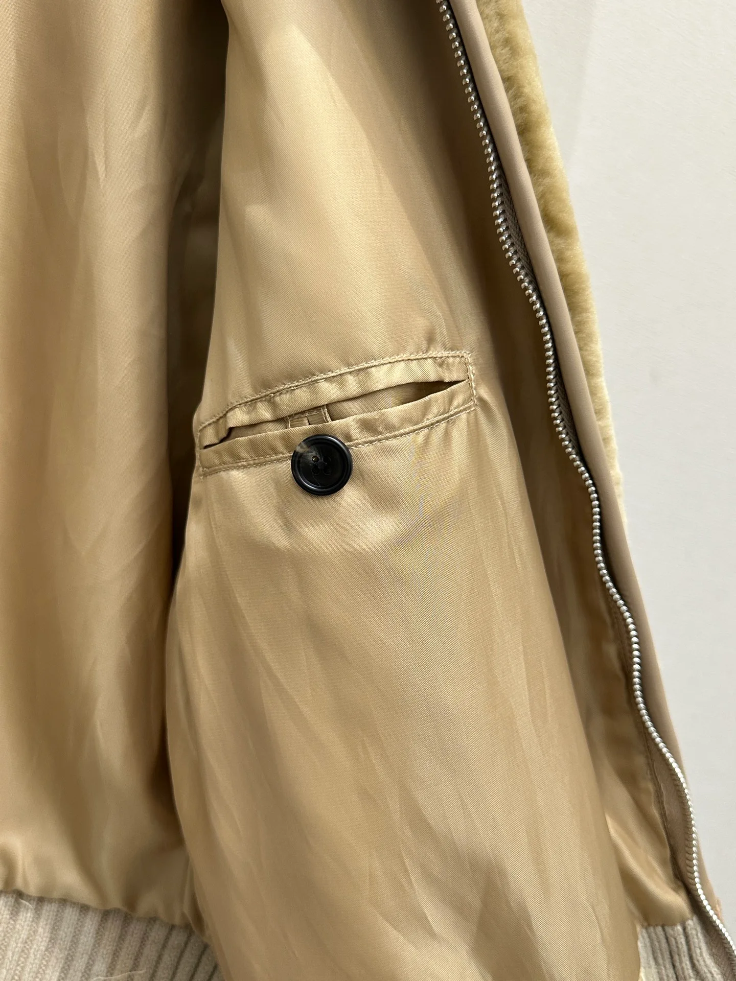 Кожаные Куртки И Дублёнки Женские Miu Miu 1859292