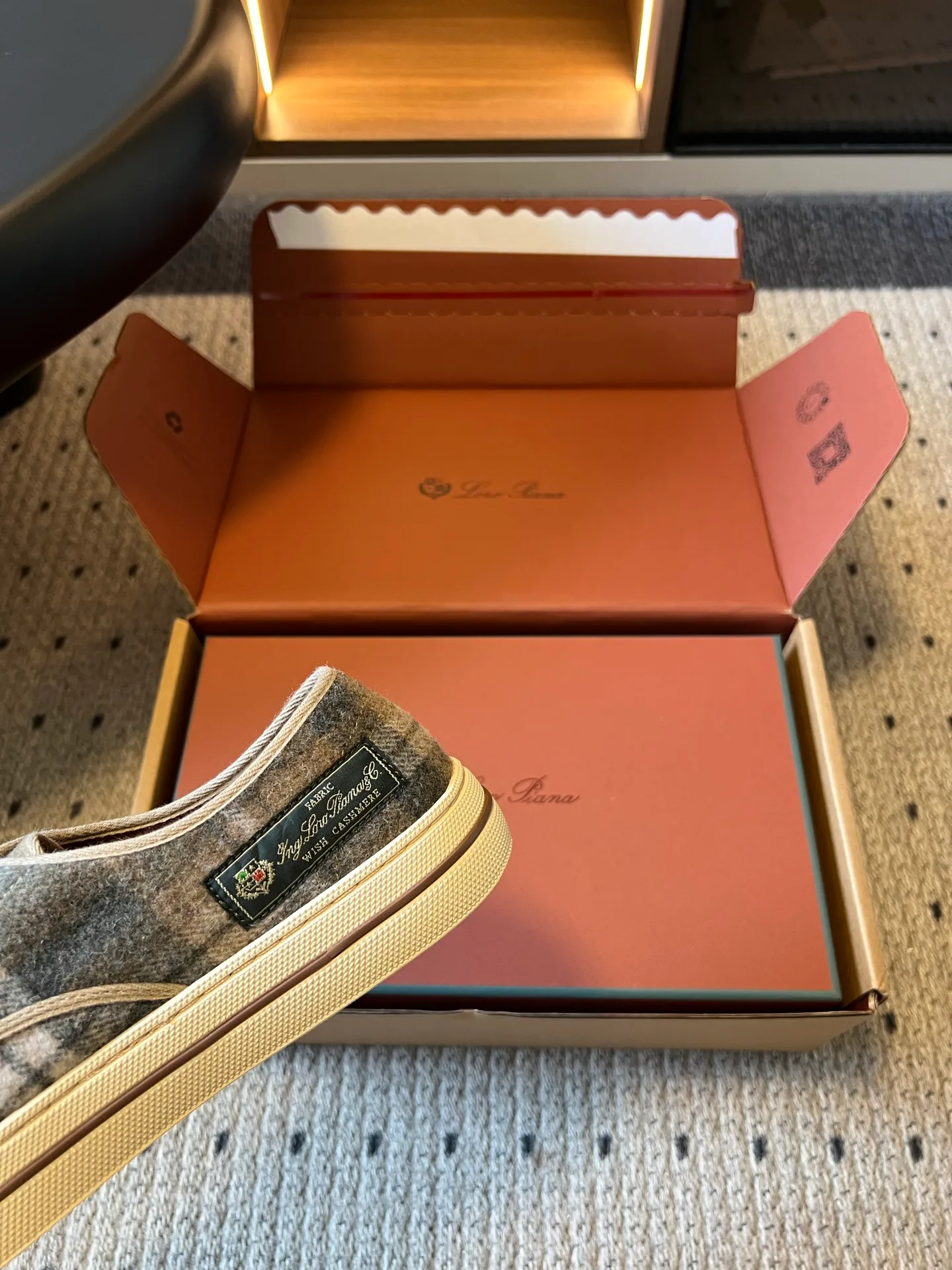 Кроссовки Женские Loro Piana 18726788