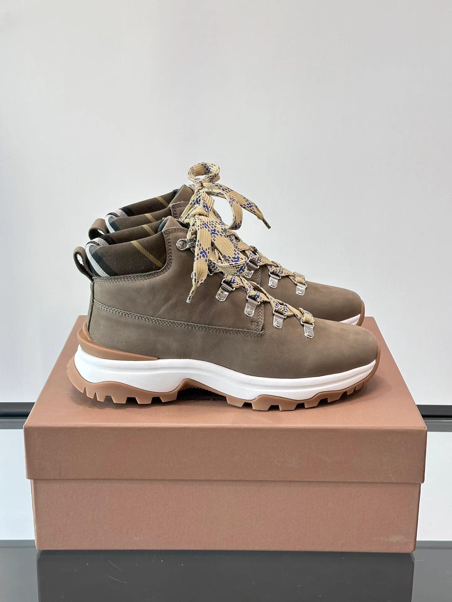 Кроссовки Мужские Burberry 848752