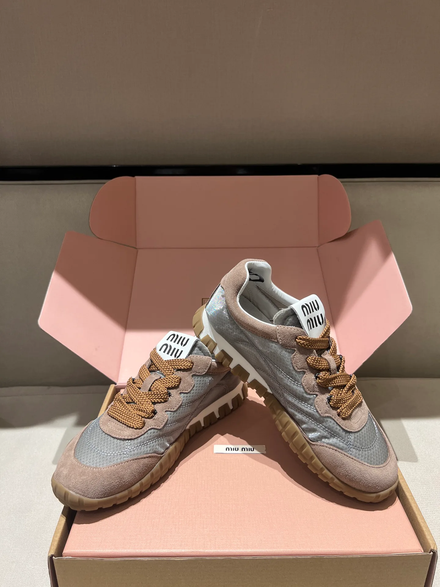 Кроссовки Женские Miu Miu 18020564