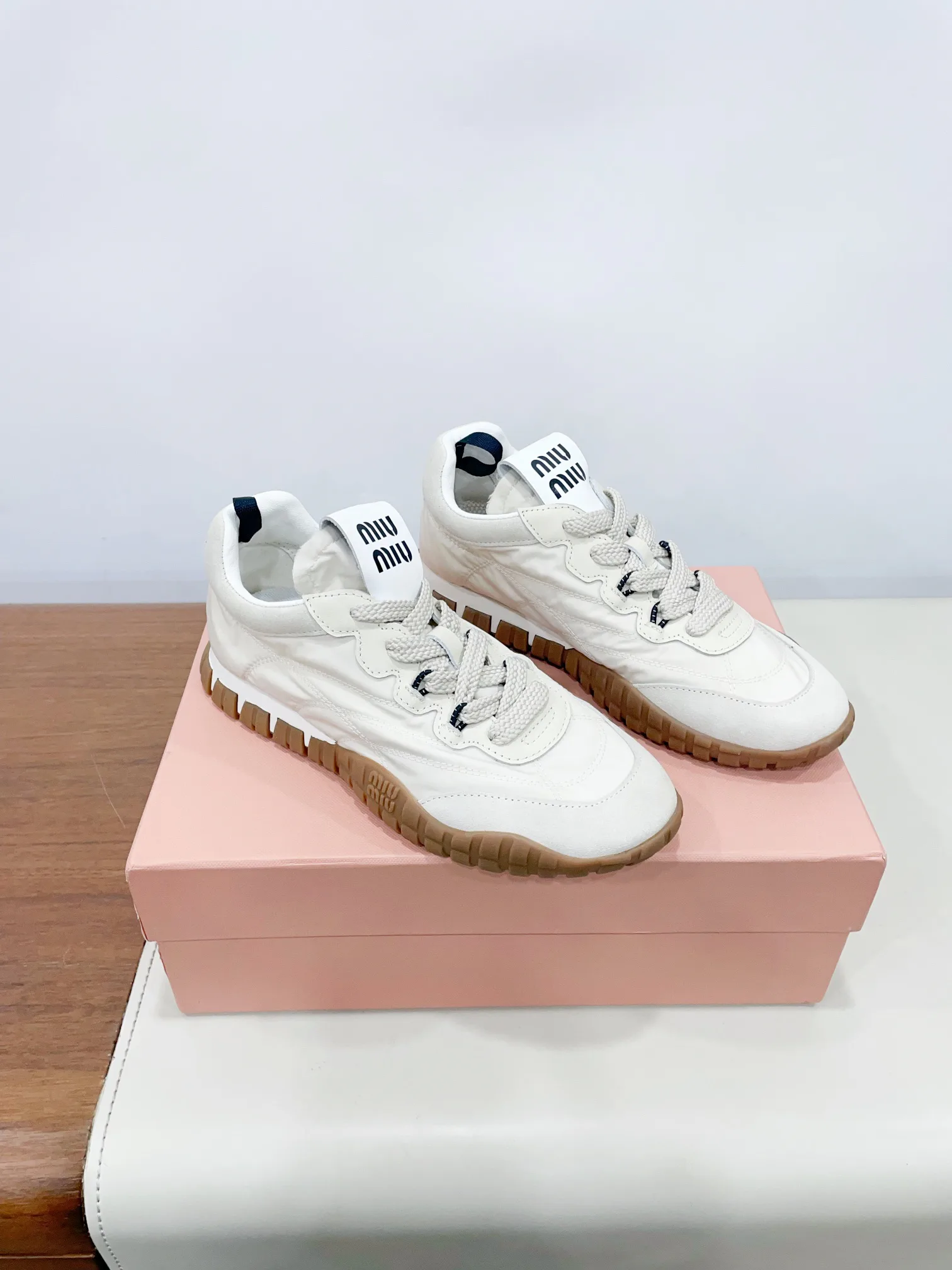 Кроссовки Женские Miu Miu 18297