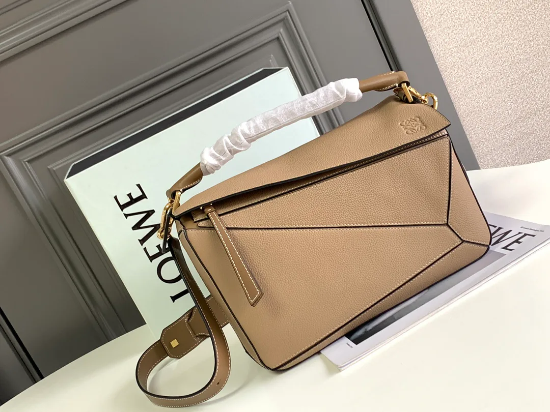 Классические Сумки Женские Loewe 11674574