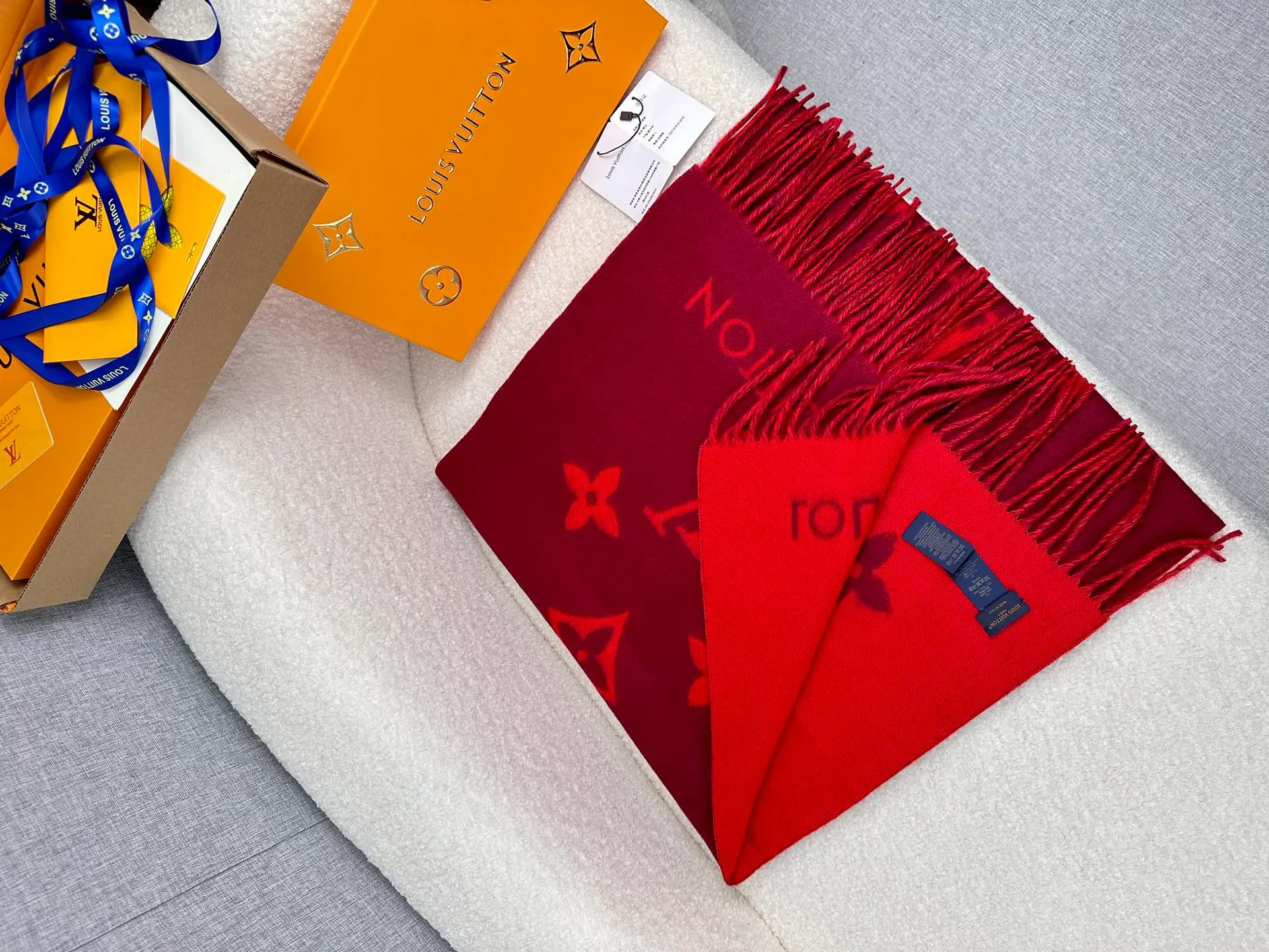 Шарфы Louis Vuitton 1973576
