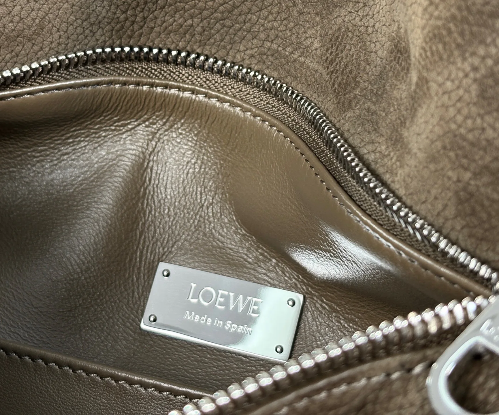 Классические Сумки Женские Loewe 1846036