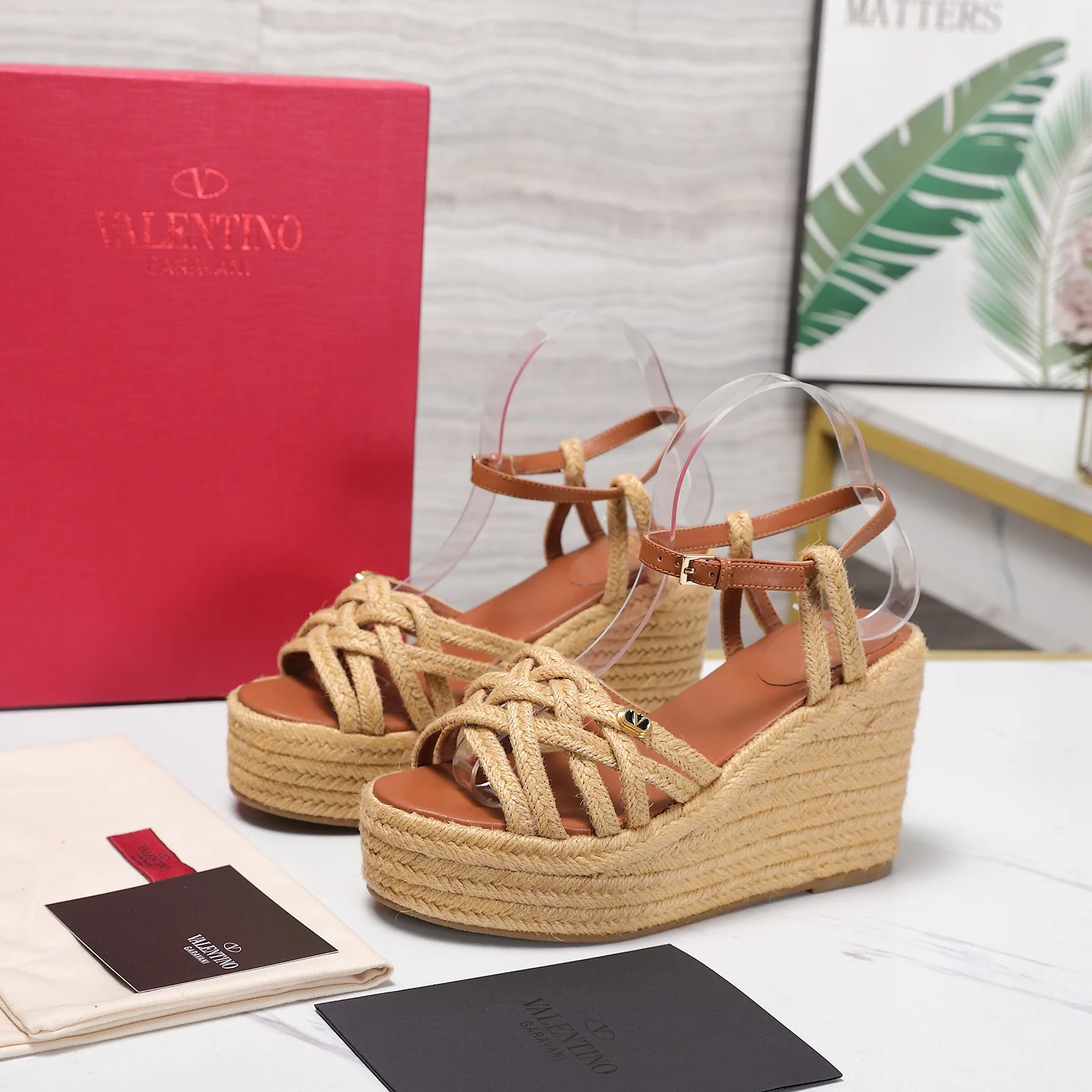Босоножки Женские Valentino 18346926