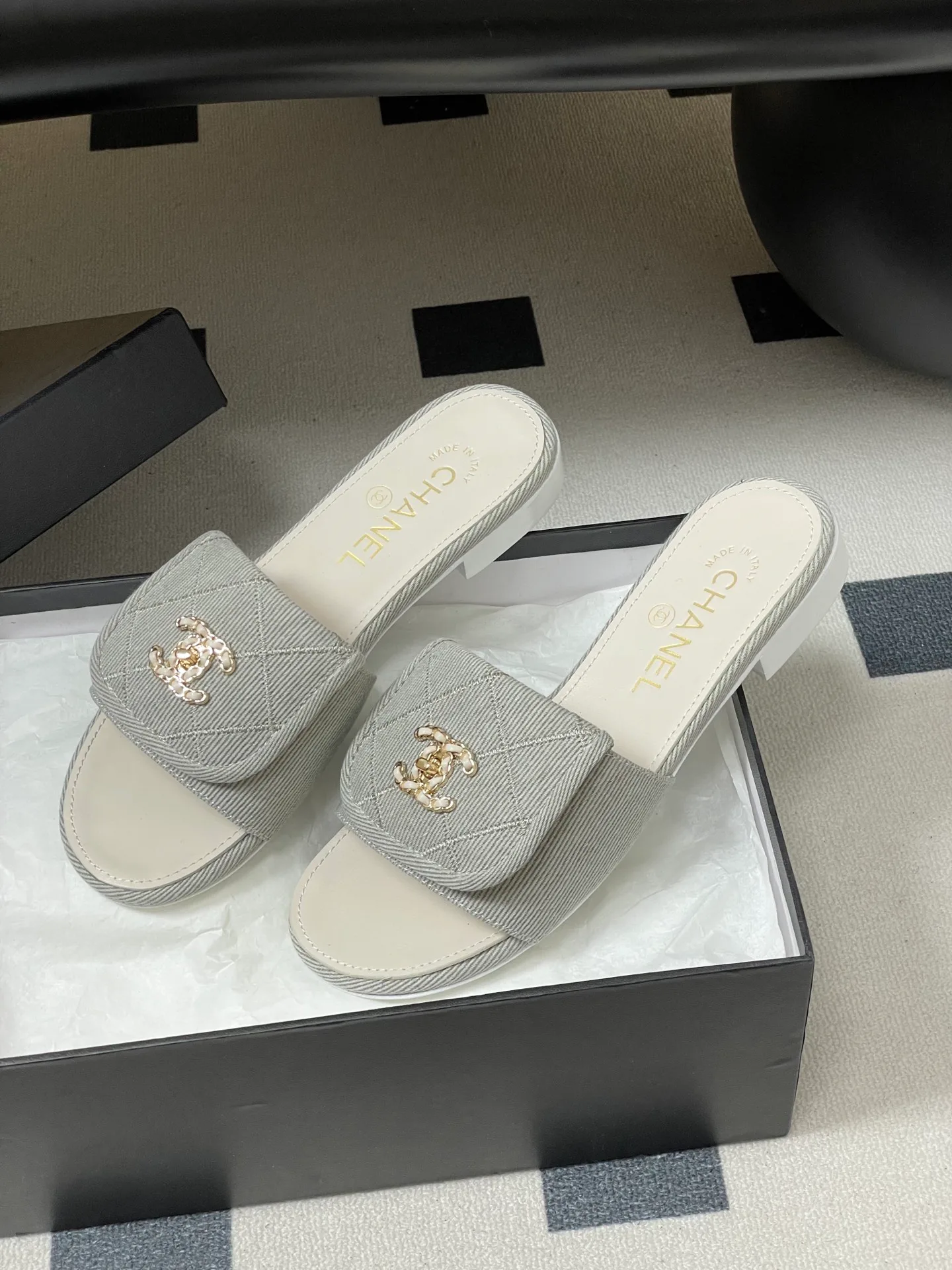 Шлепанцы Женские Chanel 12880161